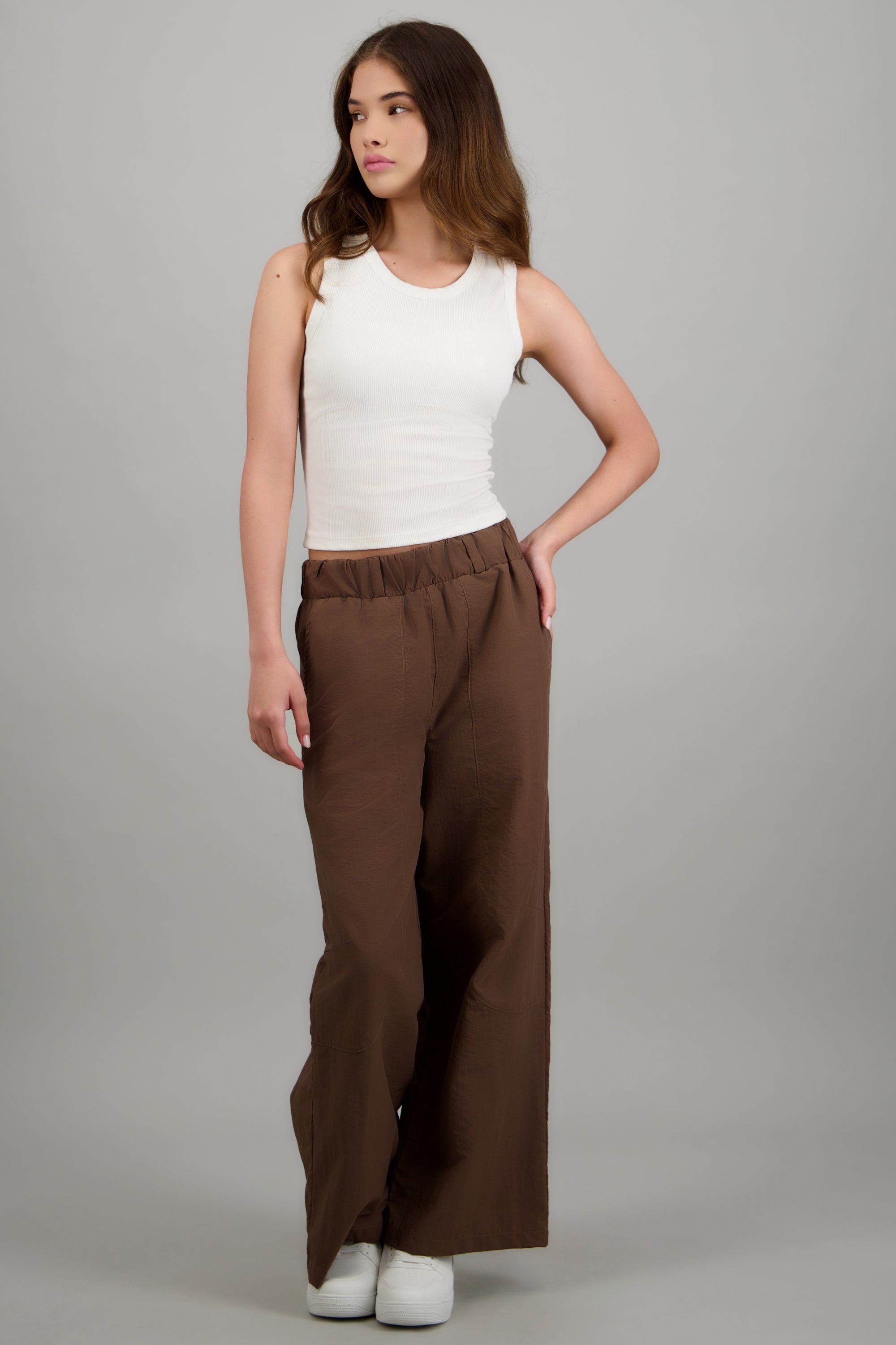 Pantalon wide leg detalle cinturon CAFE
