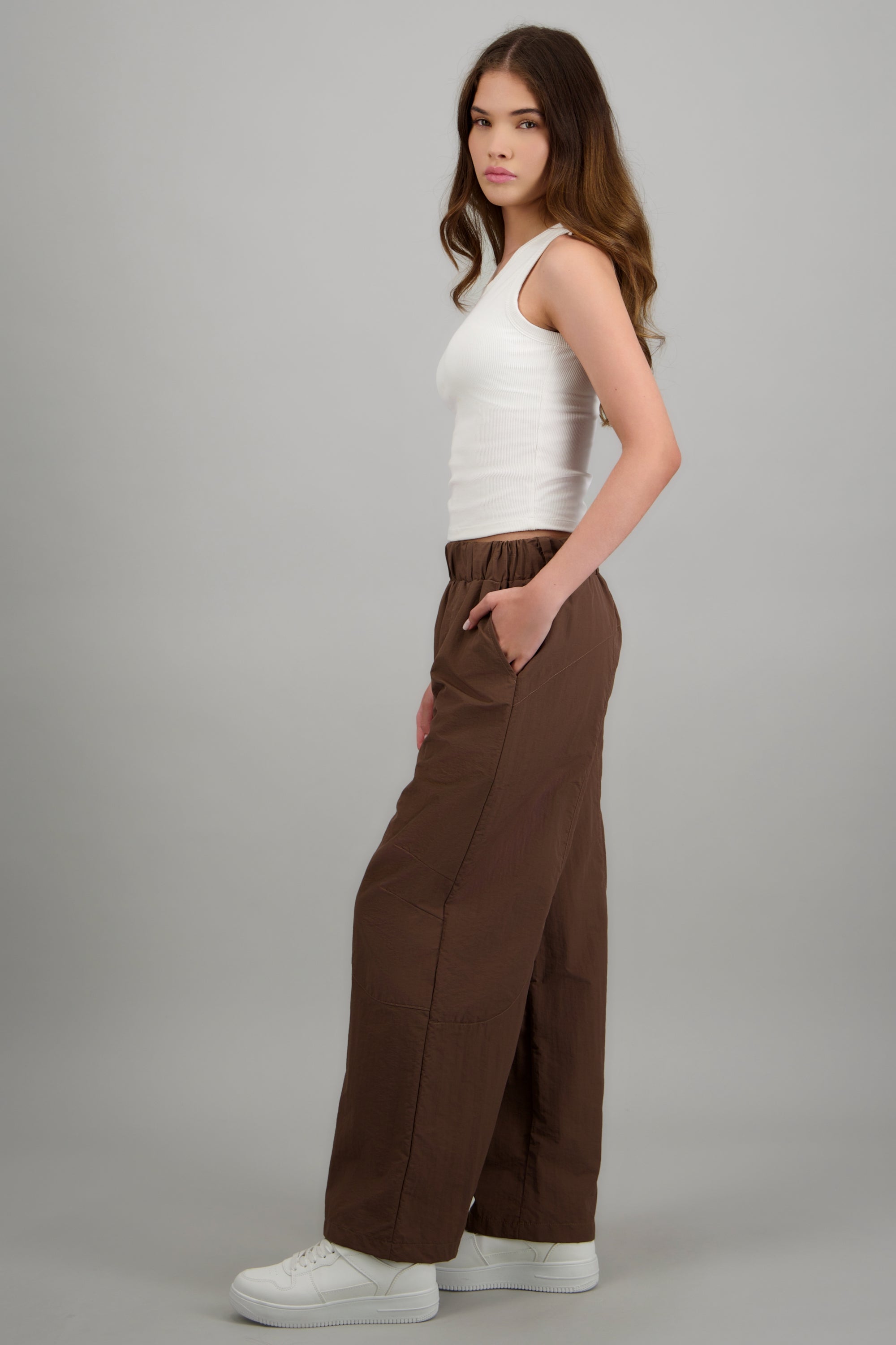 Pantalon wide leg detalle cinturon CAFE