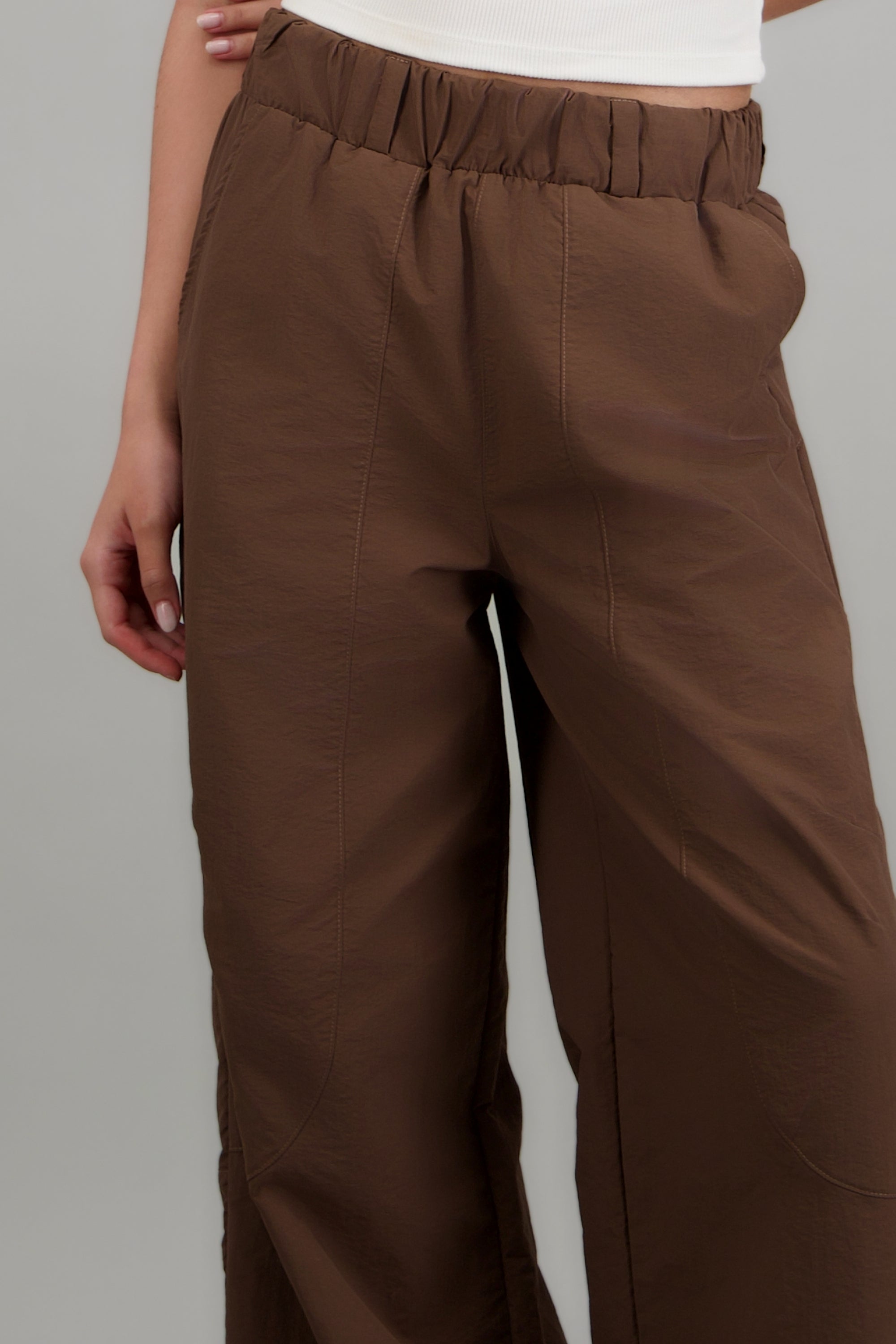 Pantalon wide leg detalle cinturon CAFE