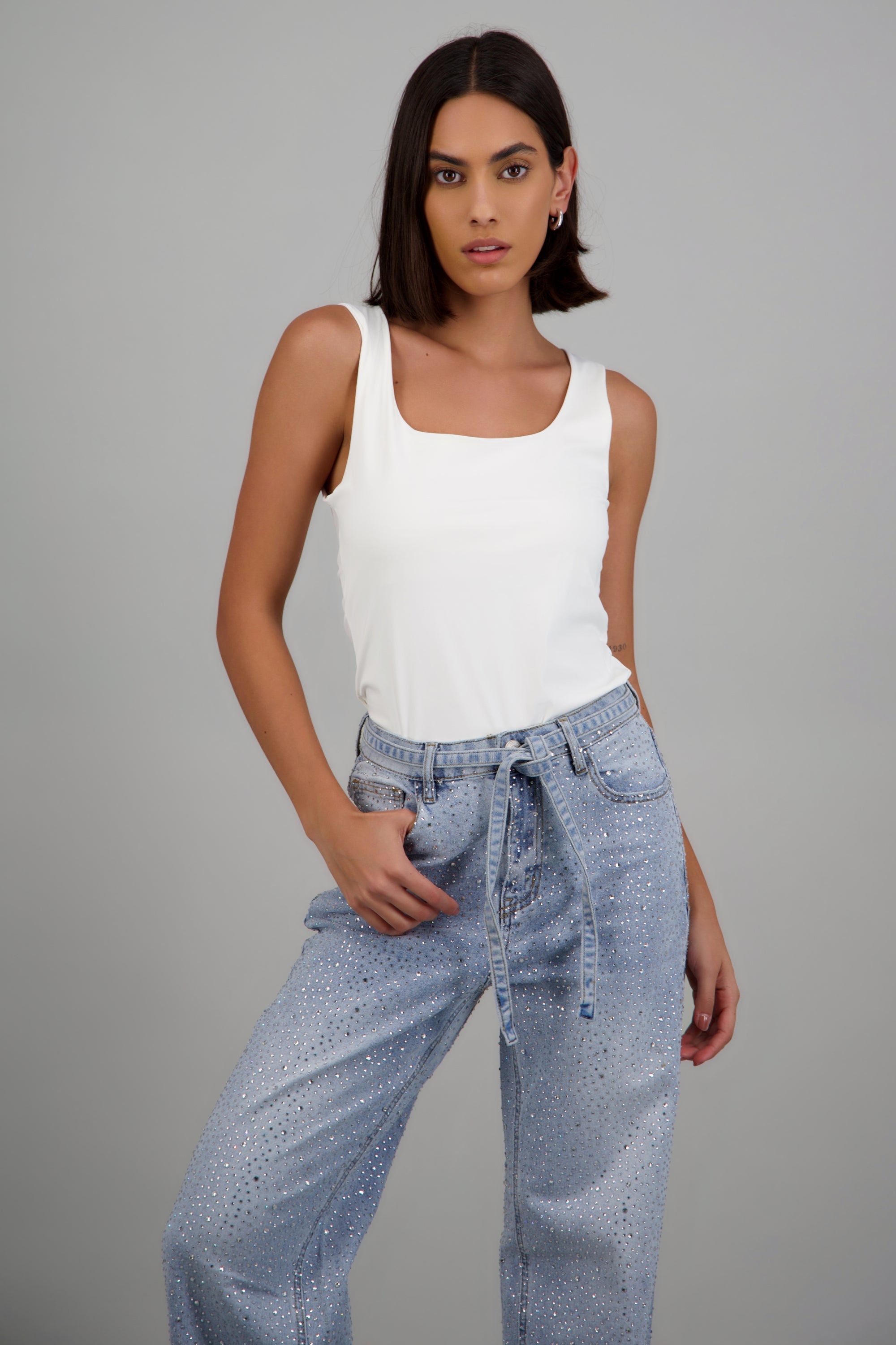 Top sin manga escote redondo liso BLANCO