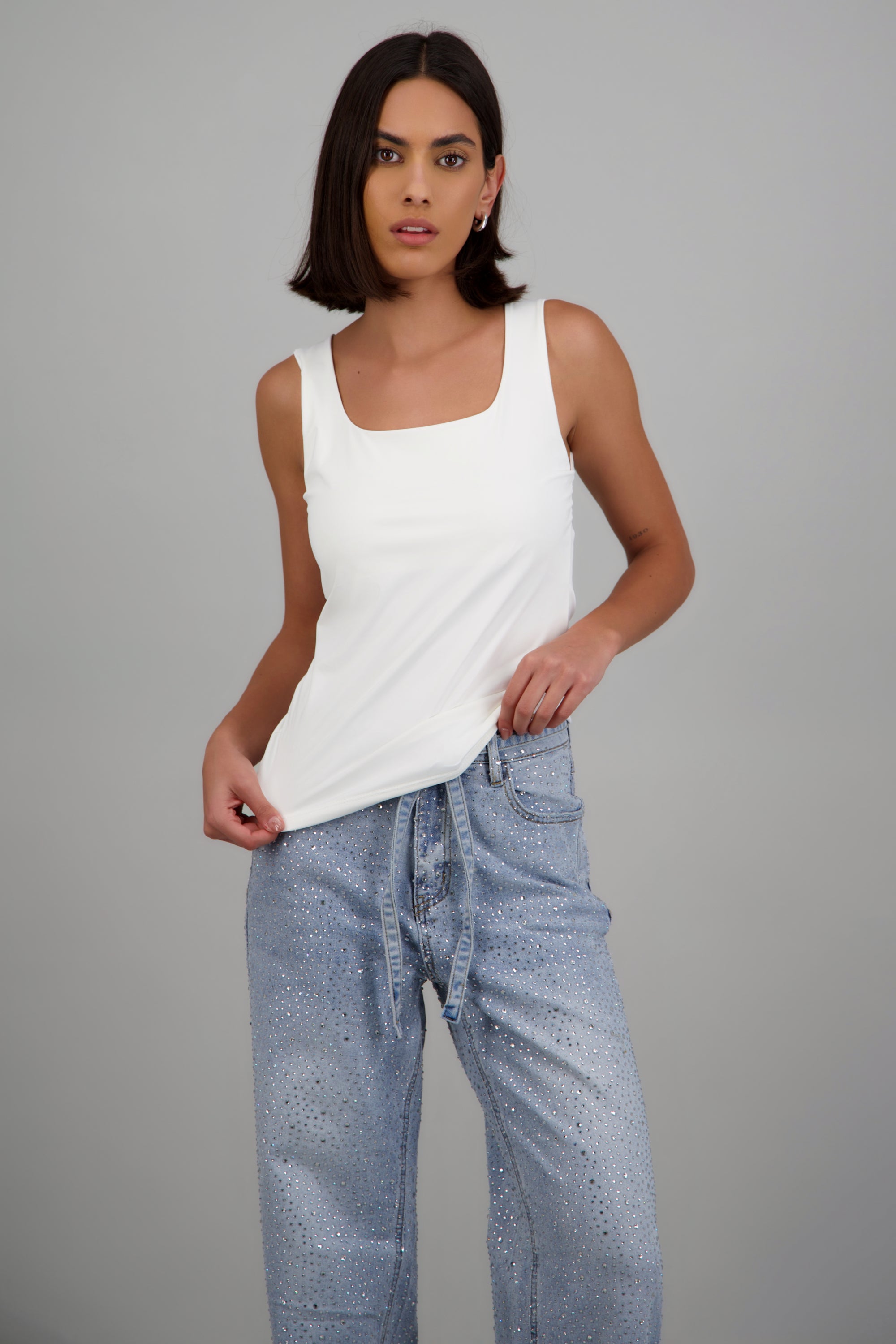 Top sin manga escote redondo liso BLANCO