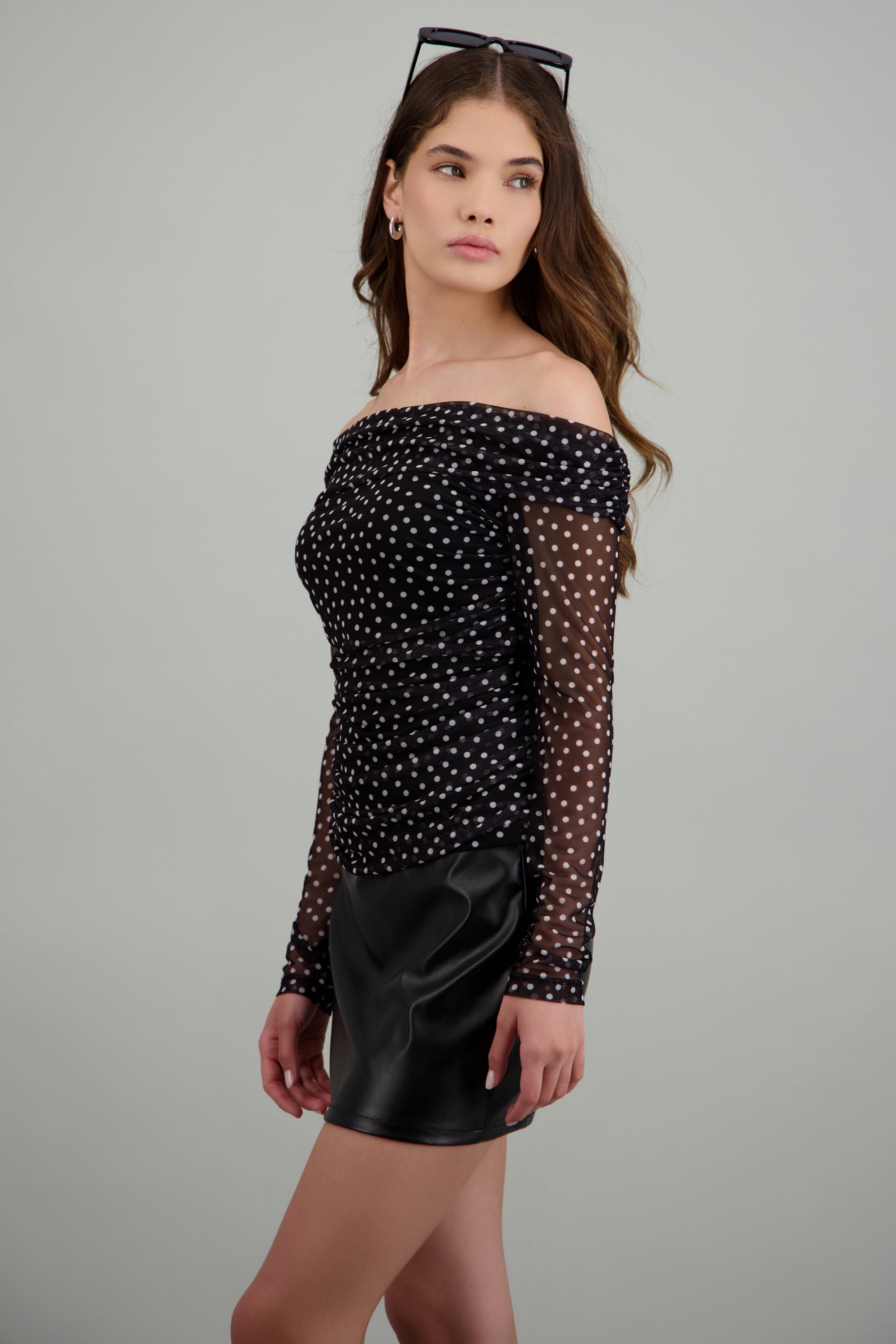 Top manga larga polkas off shoulder NEGRO COMBO