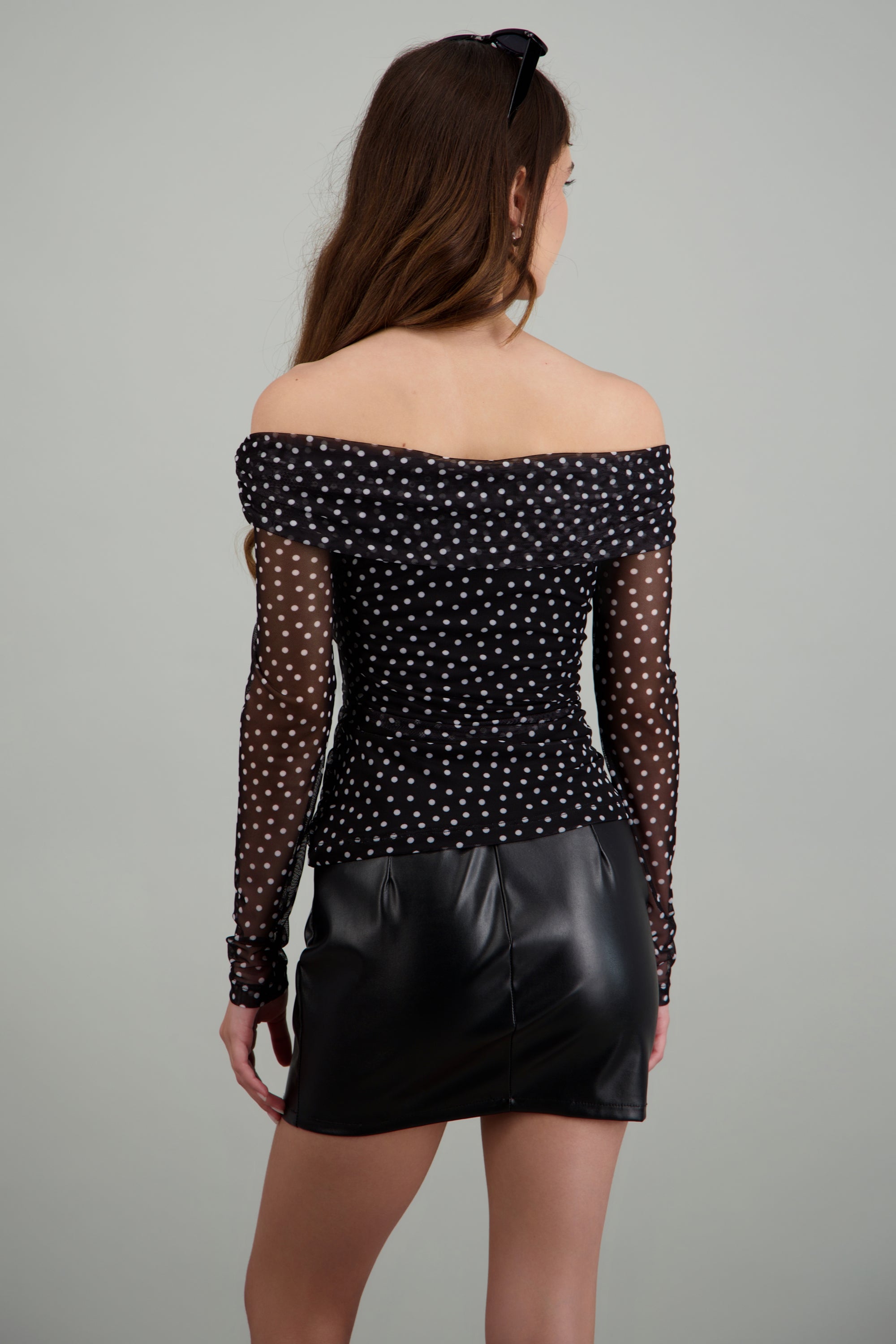 Top manga larga polkas off shoulder NEGRO COMBO