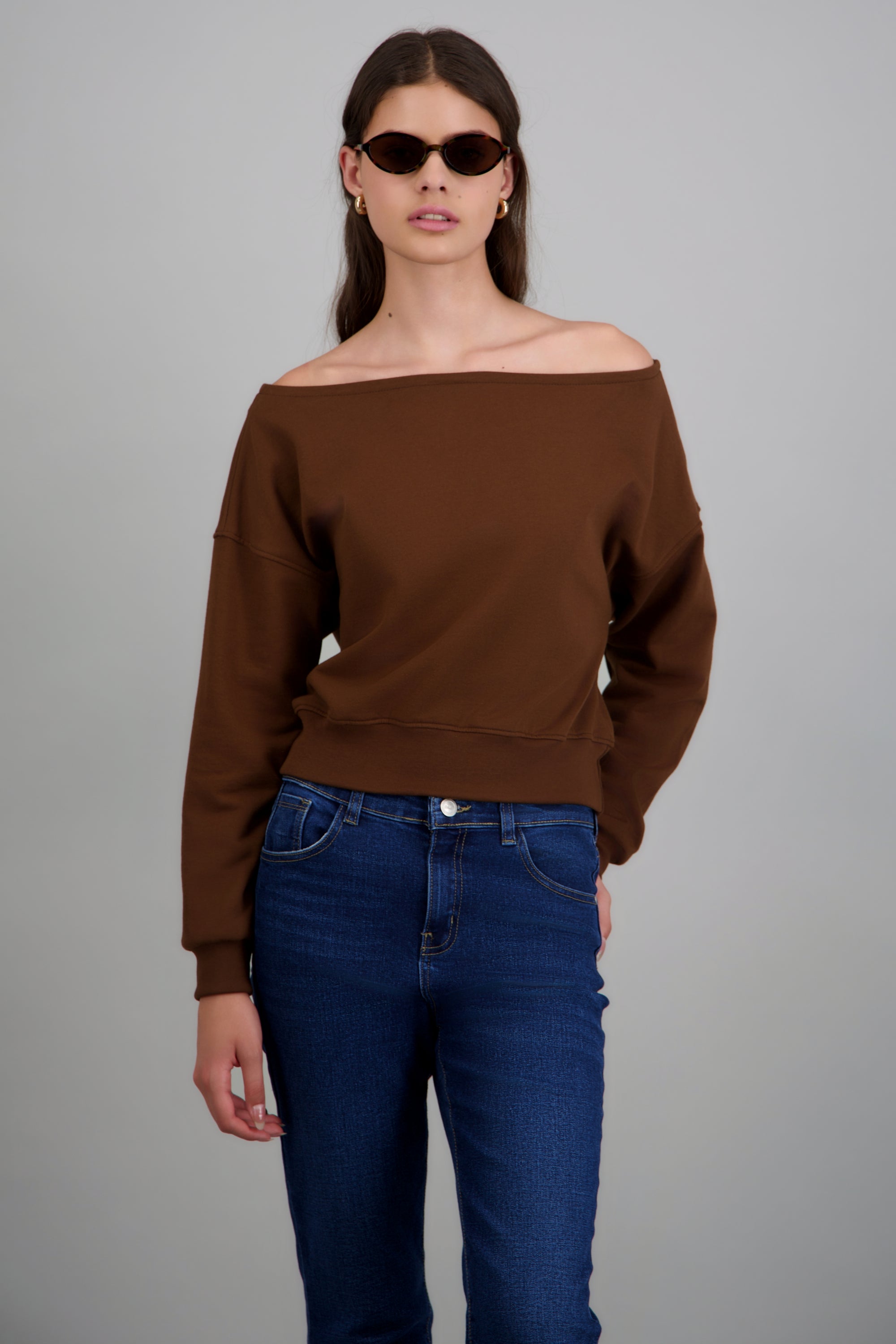 Sudadera off shoulder CHOCOLATE