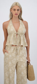 Top halter detalle abertura textura