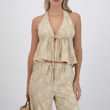 Top halter detalle abertura textura
