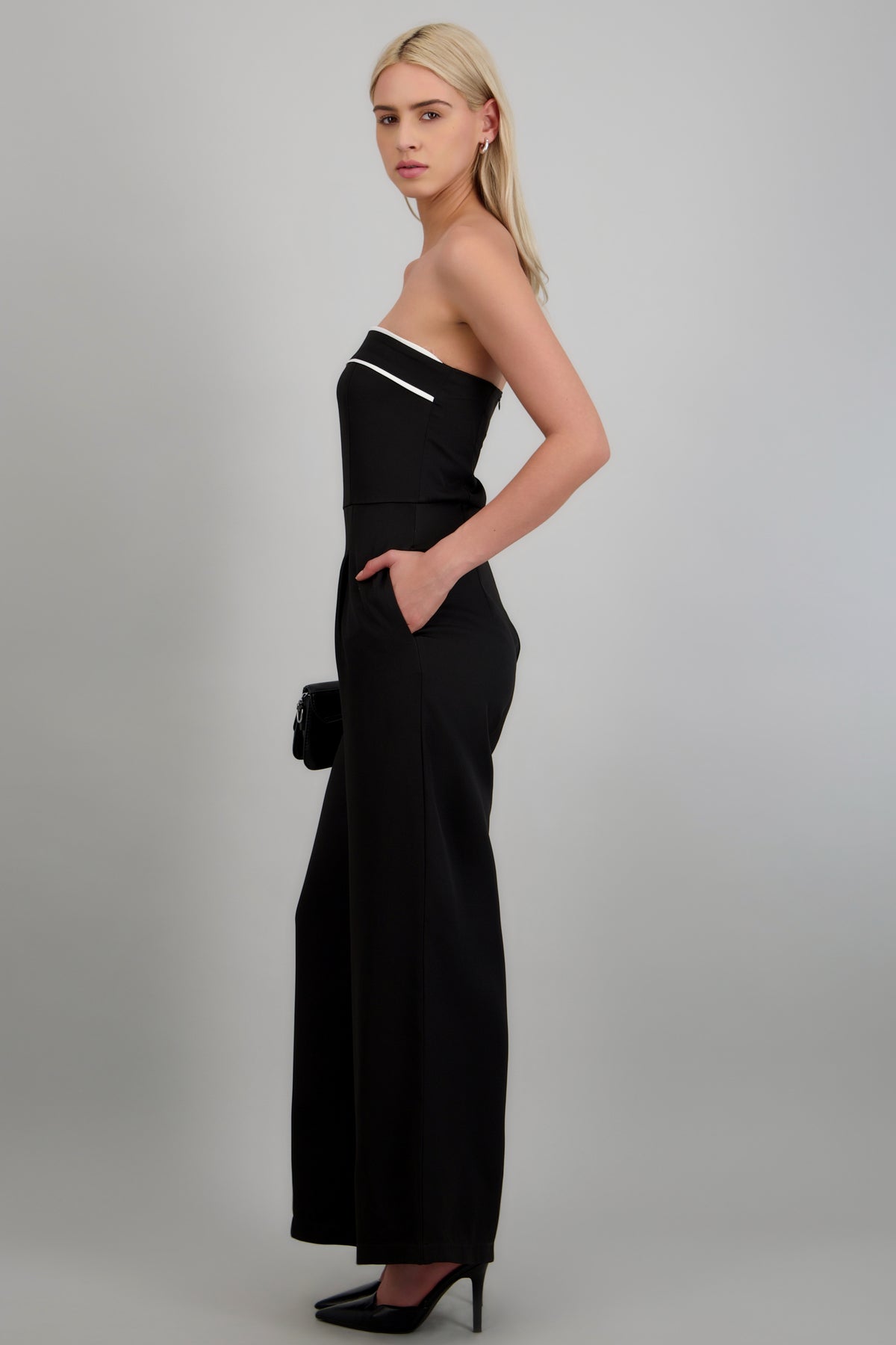 Jumpsuit strapless detalle contraste NEGRO