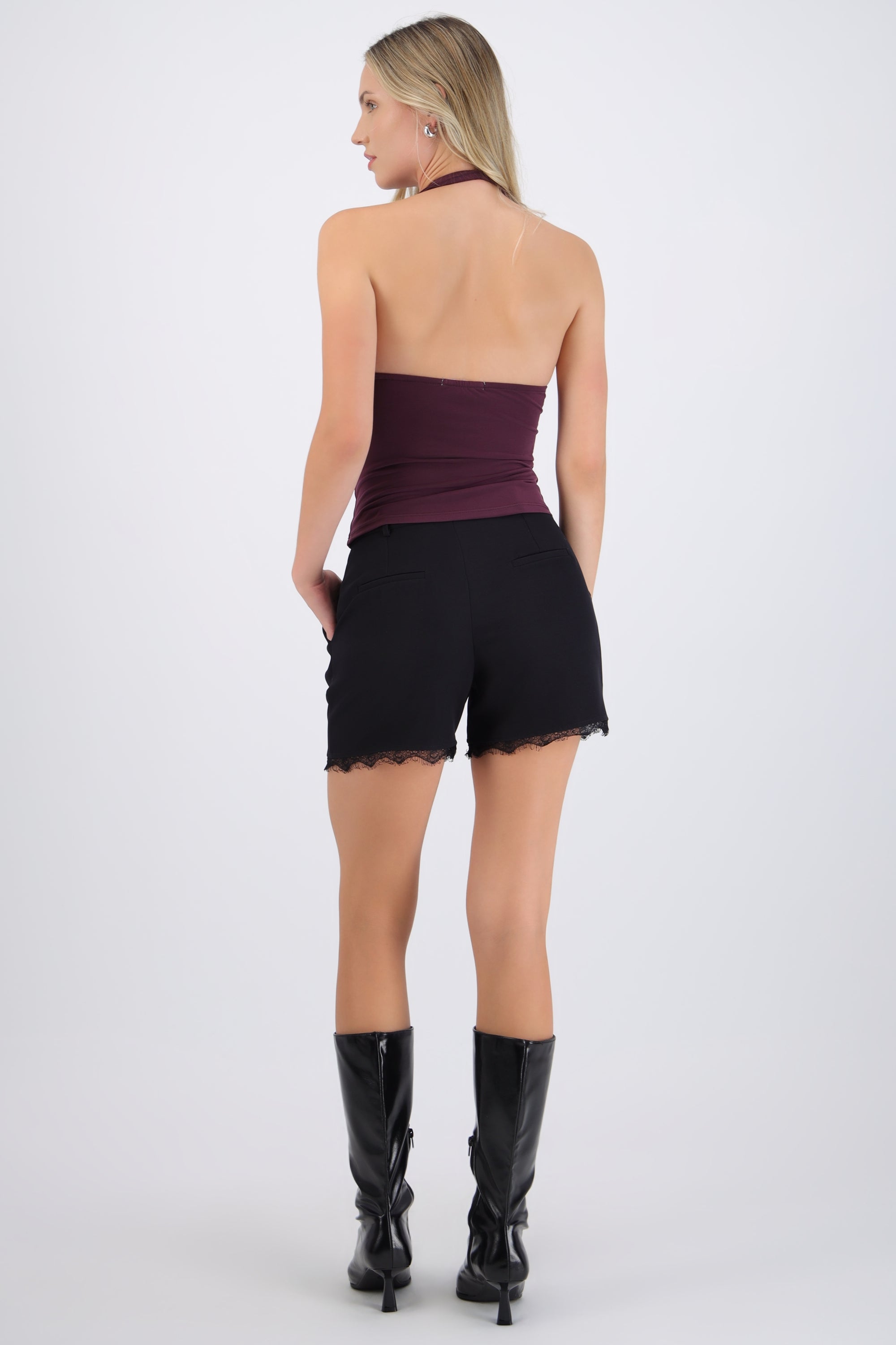 Short sastreado detalle encaje