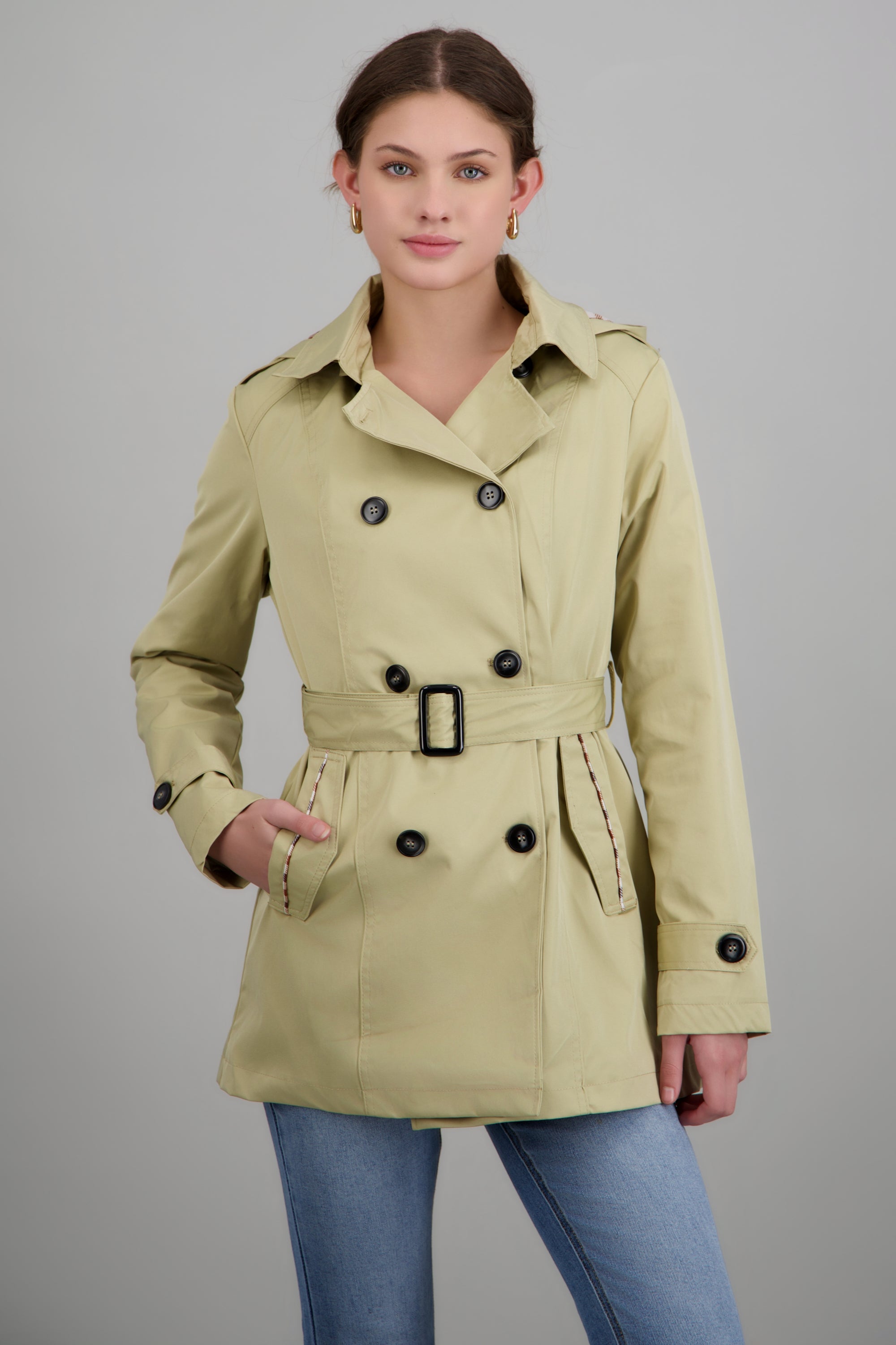 Trench con botones detalle cuadros BEIGE