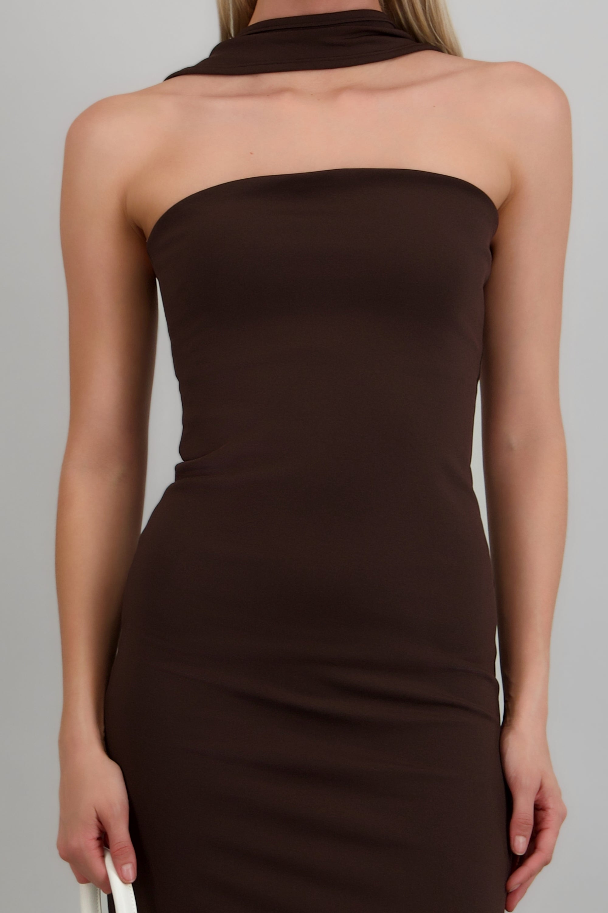 Vestido maxi strapples bodycon foulard CHOCOLATE