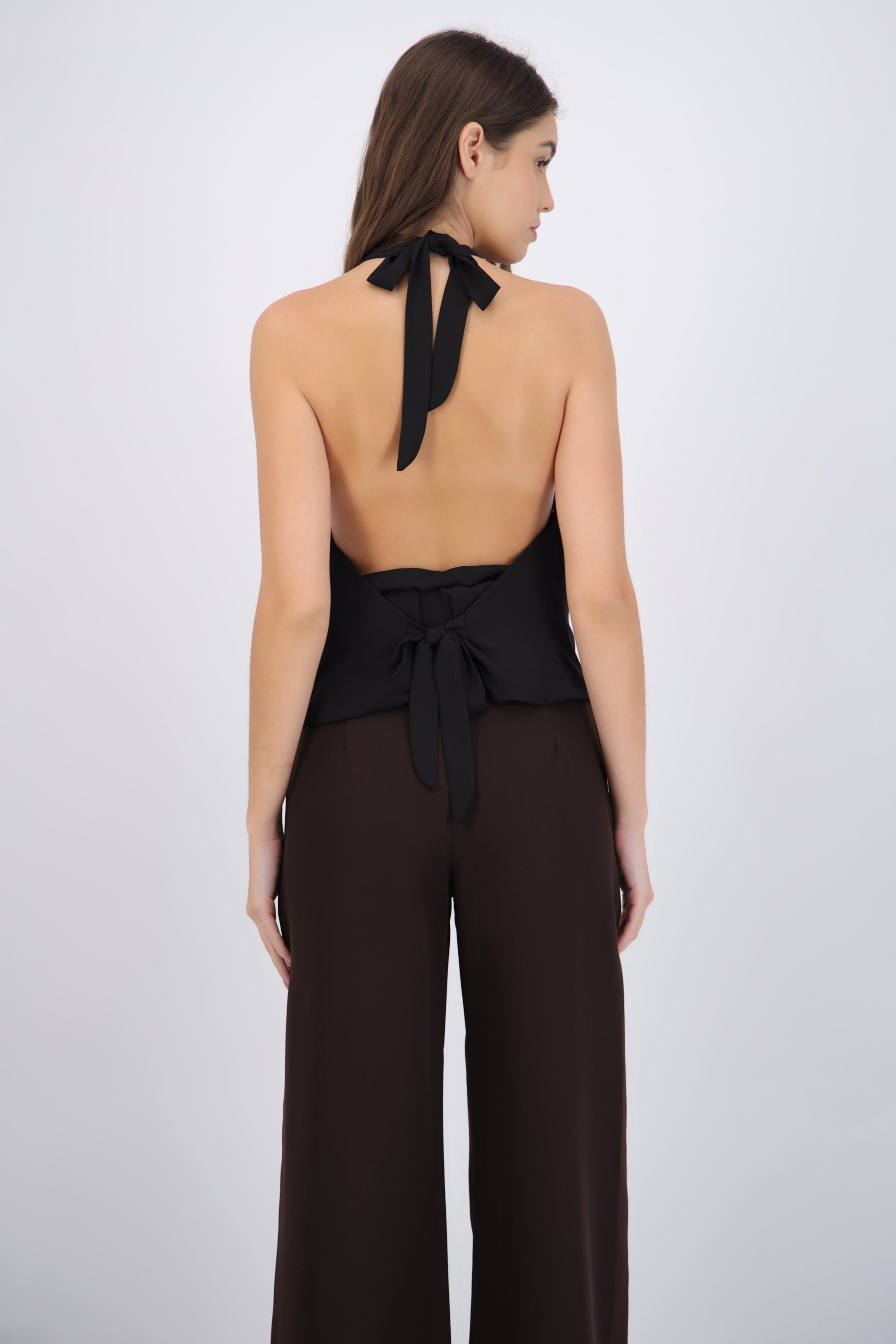 Blusa halter lisa detalle espalda