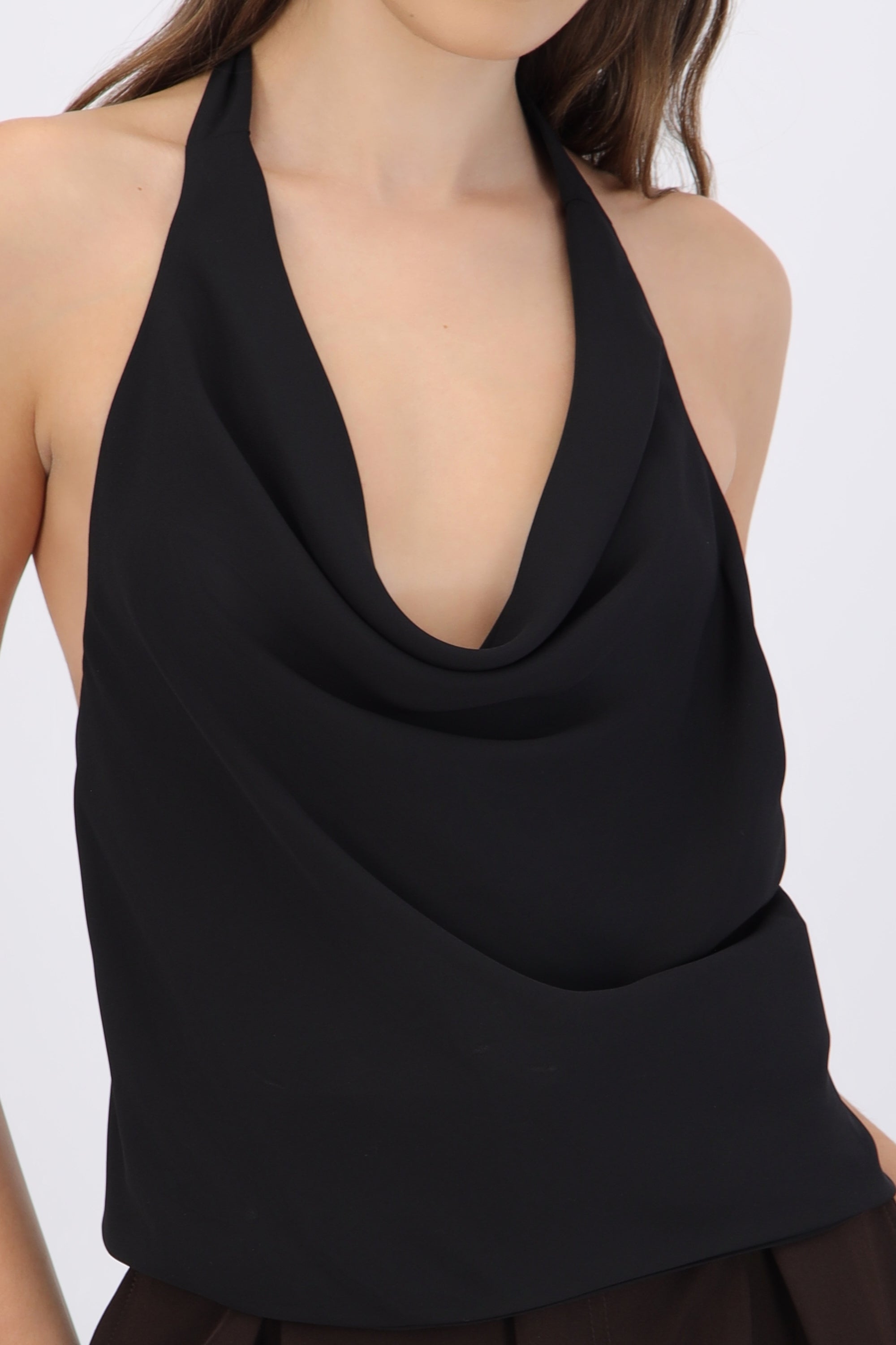 Blusa halter lisa detalle espalda