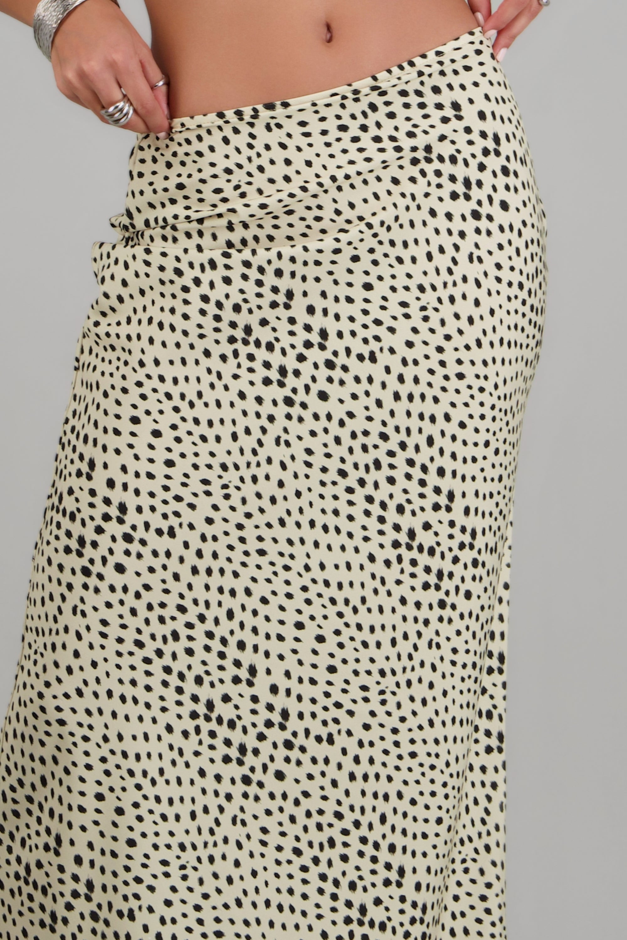 Falda maxi recta animal print HUESO COMBO