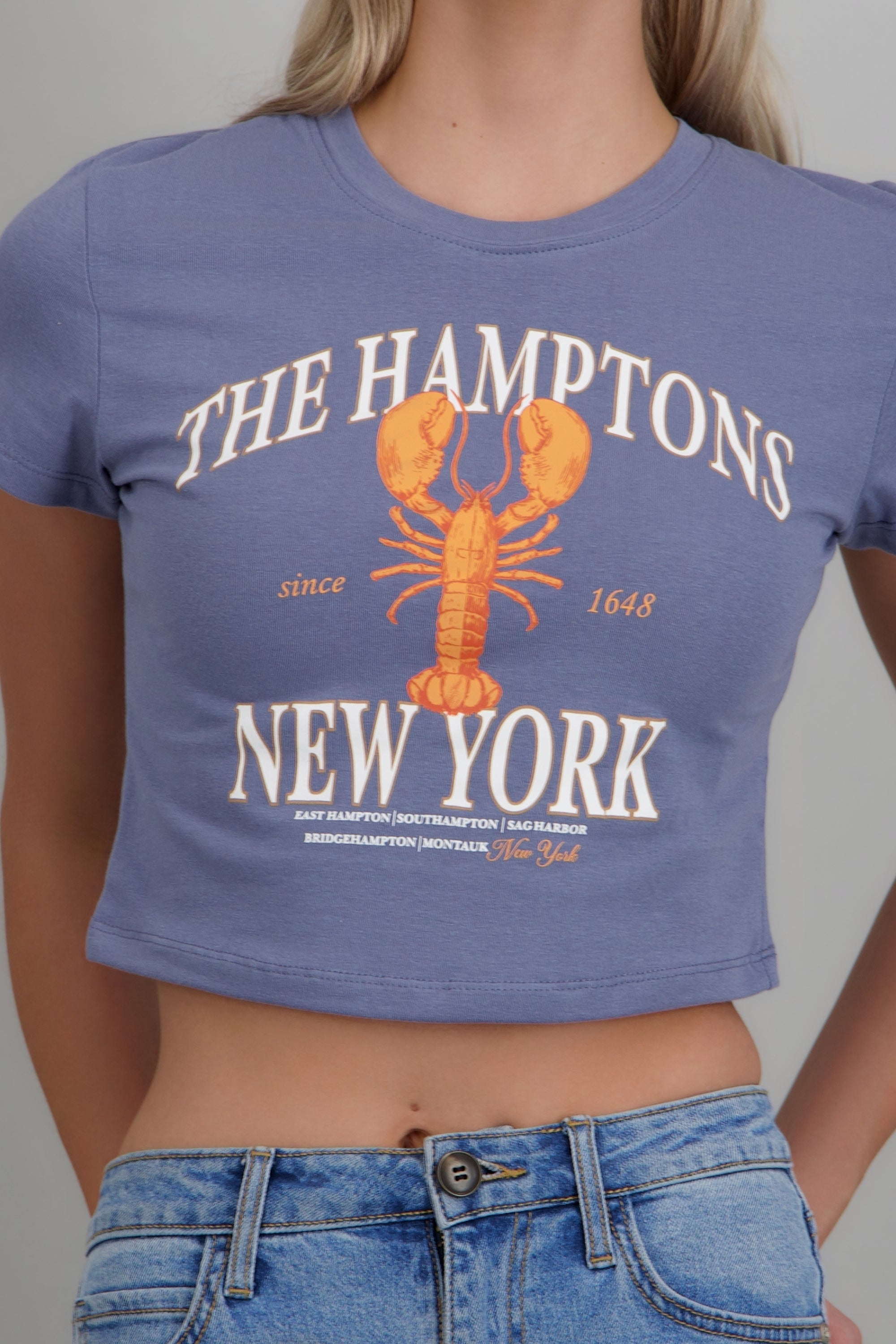 Playera crop estampado langosta AZUL COMBO