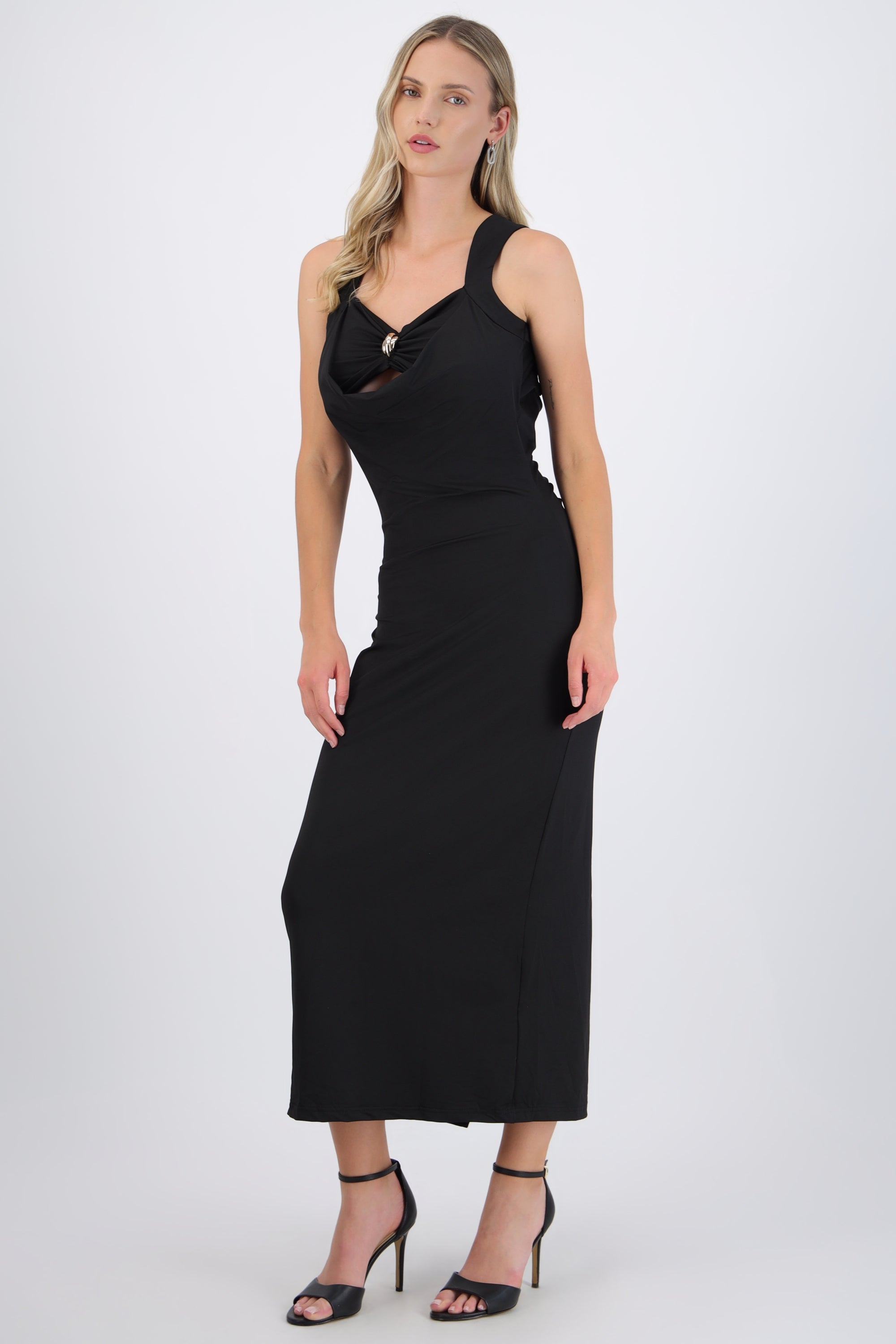 Vestido liso escote espalda