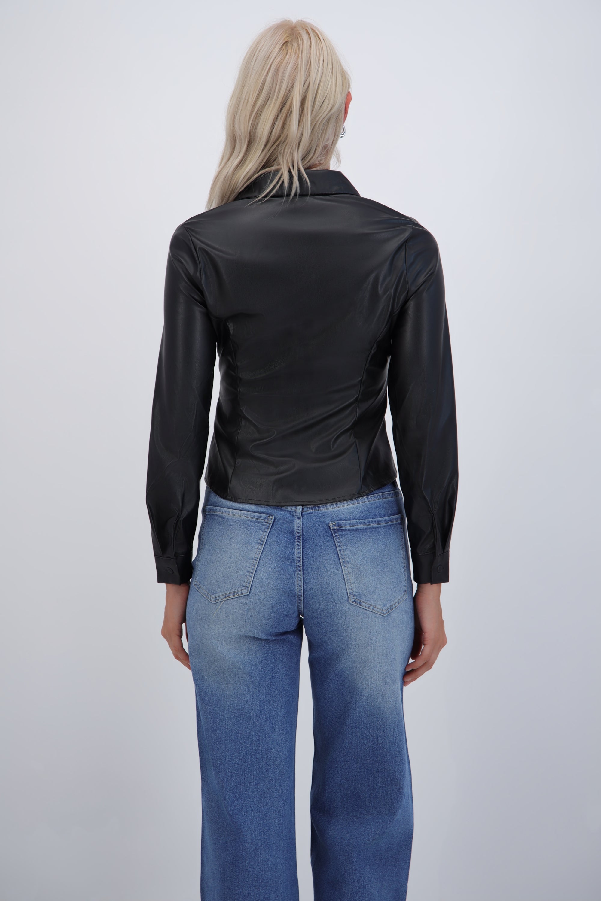 Blusa PU manga larga lisa