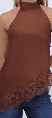 Top halter amarre satinado detalle encaje