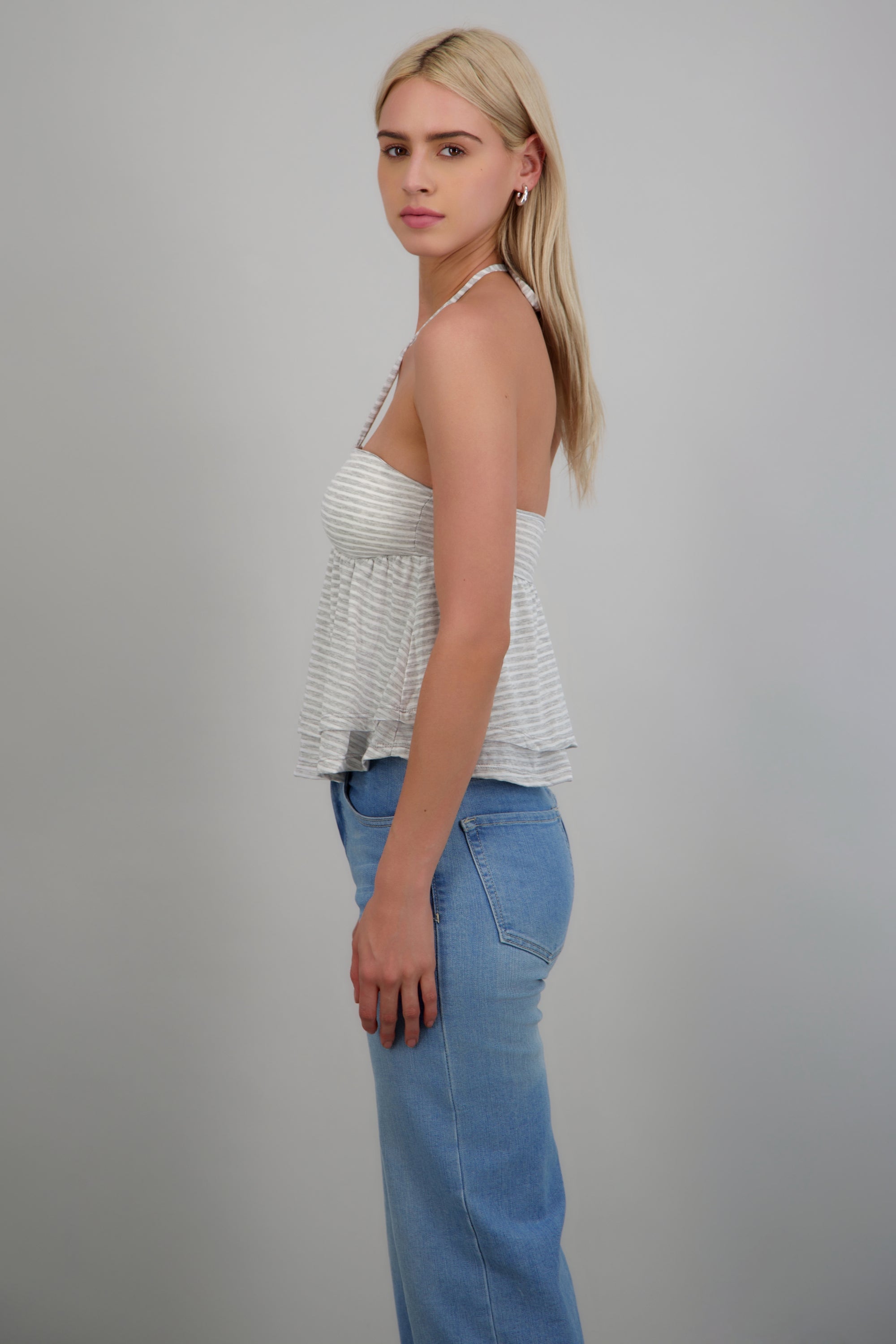 Top escote halter tirantes rayas detalle peplum GRIS JASPE