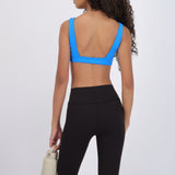 Top deportivo con twist