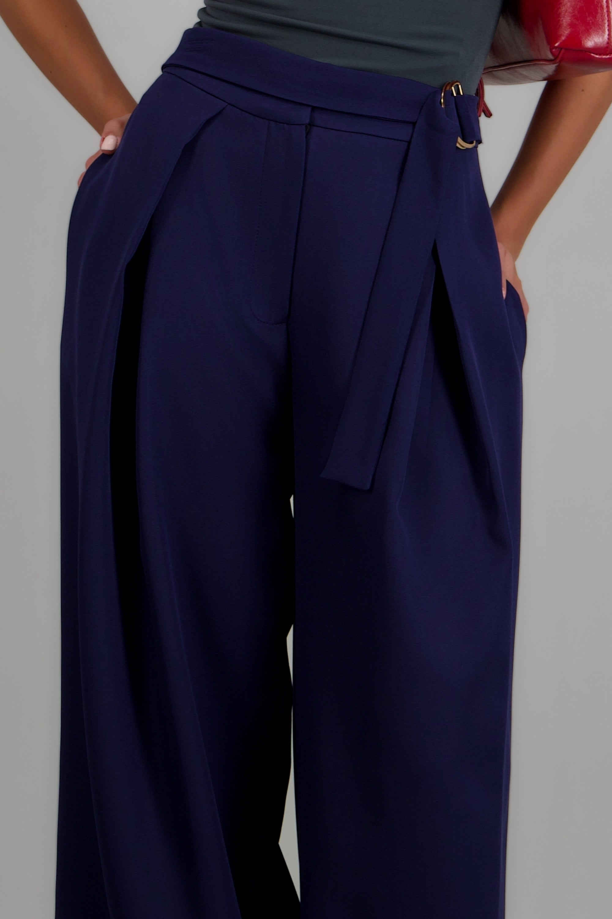 Pantalon recto detalle hebilla MARINO