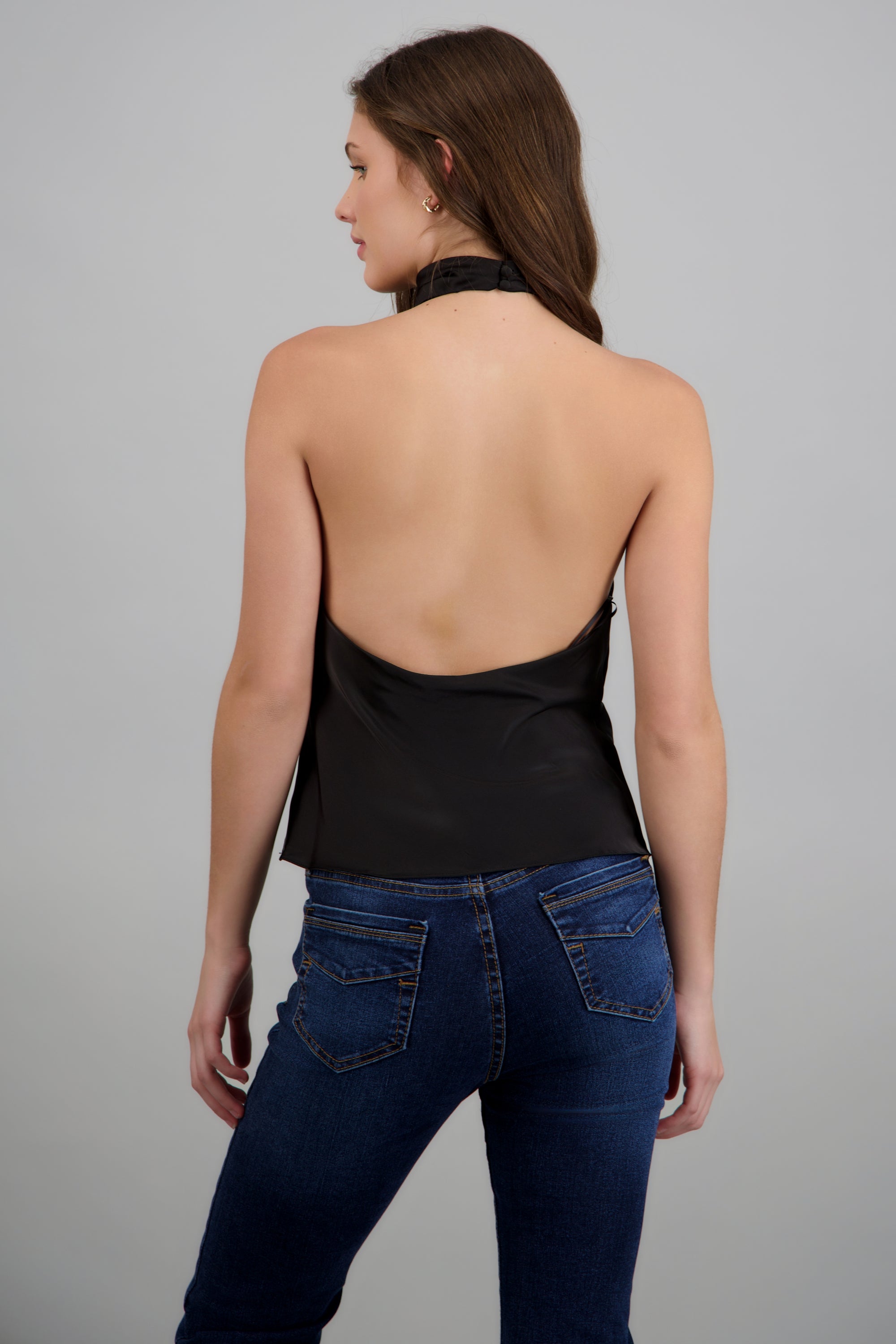 Top halter de cuello cascada satinado NEGRO