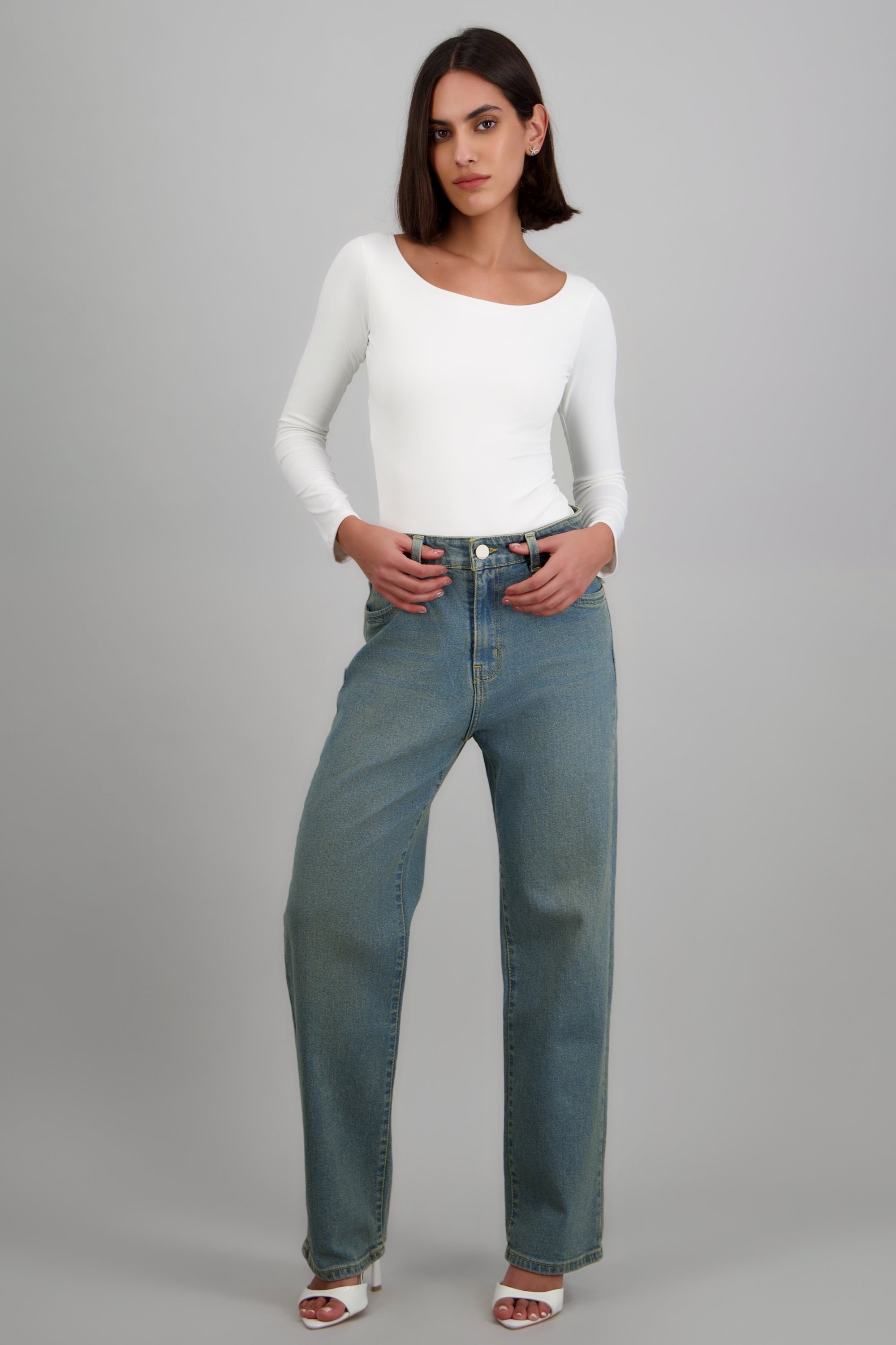 Jeans straight entintado LIGHT WASH
