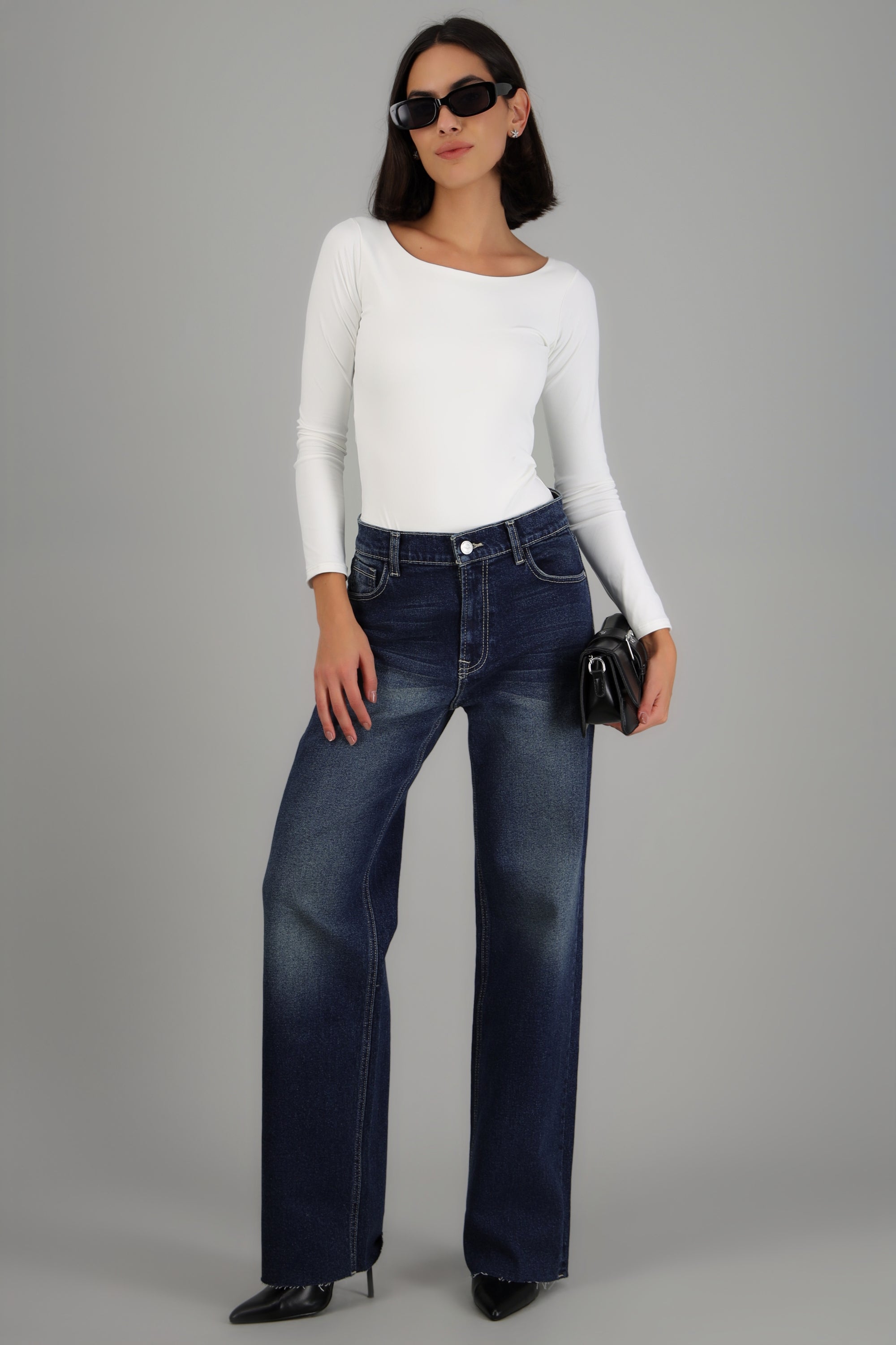 Jeans straight deshilado MEDIUM WASH