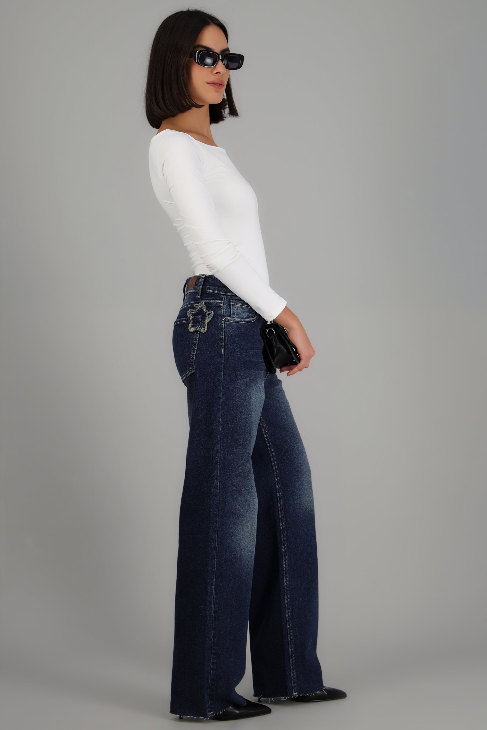 Jeans straight deshilado MEDIUM WASH