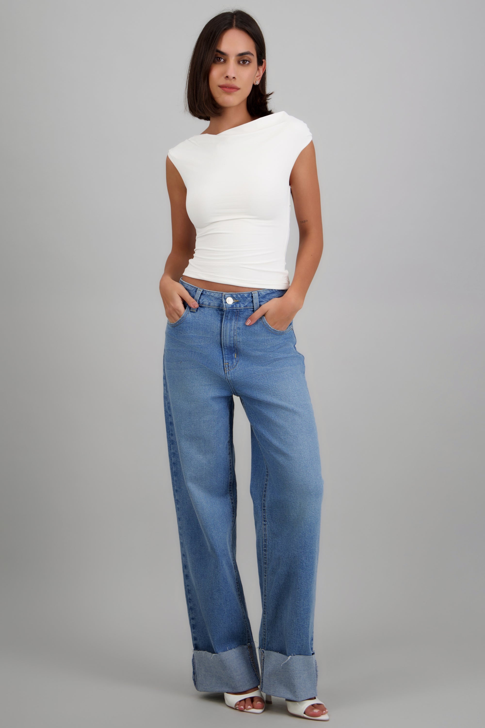 Jeans straight dobladillo LIGHT WASH