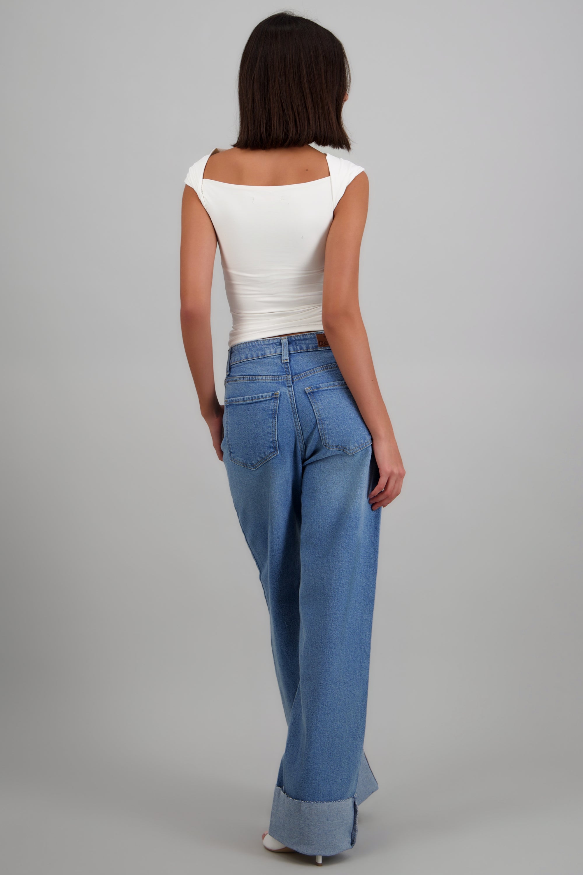 Jeans straight dobladillo LIGHT WASH