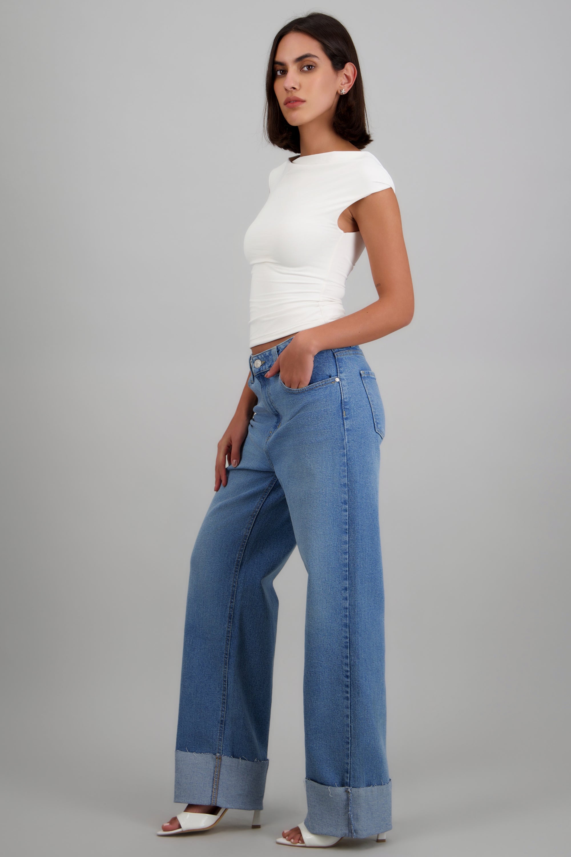 Jeans straight dobladillo LIGHT WASH