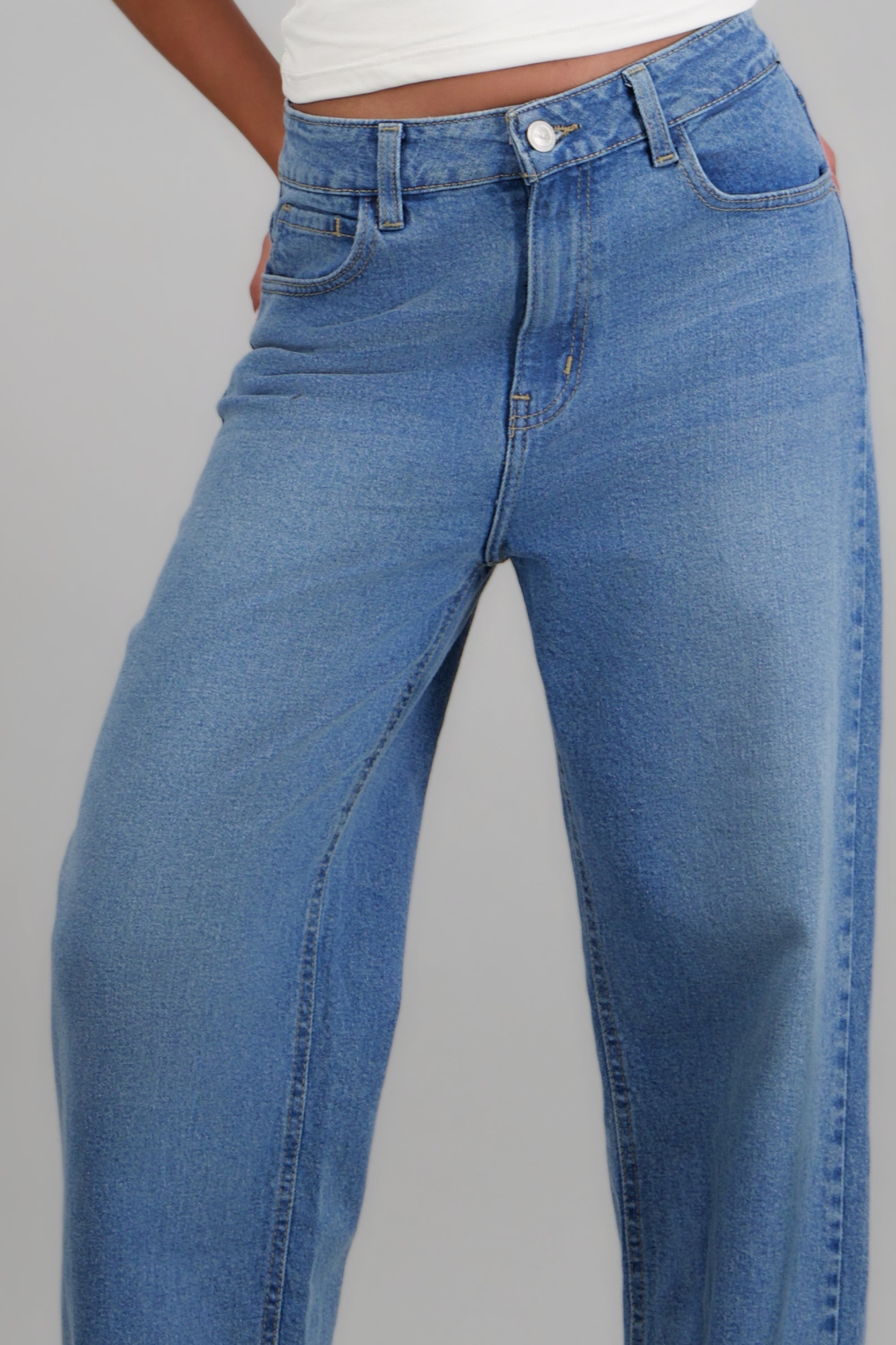 Jeans straight dobladillo LIGHT WASH