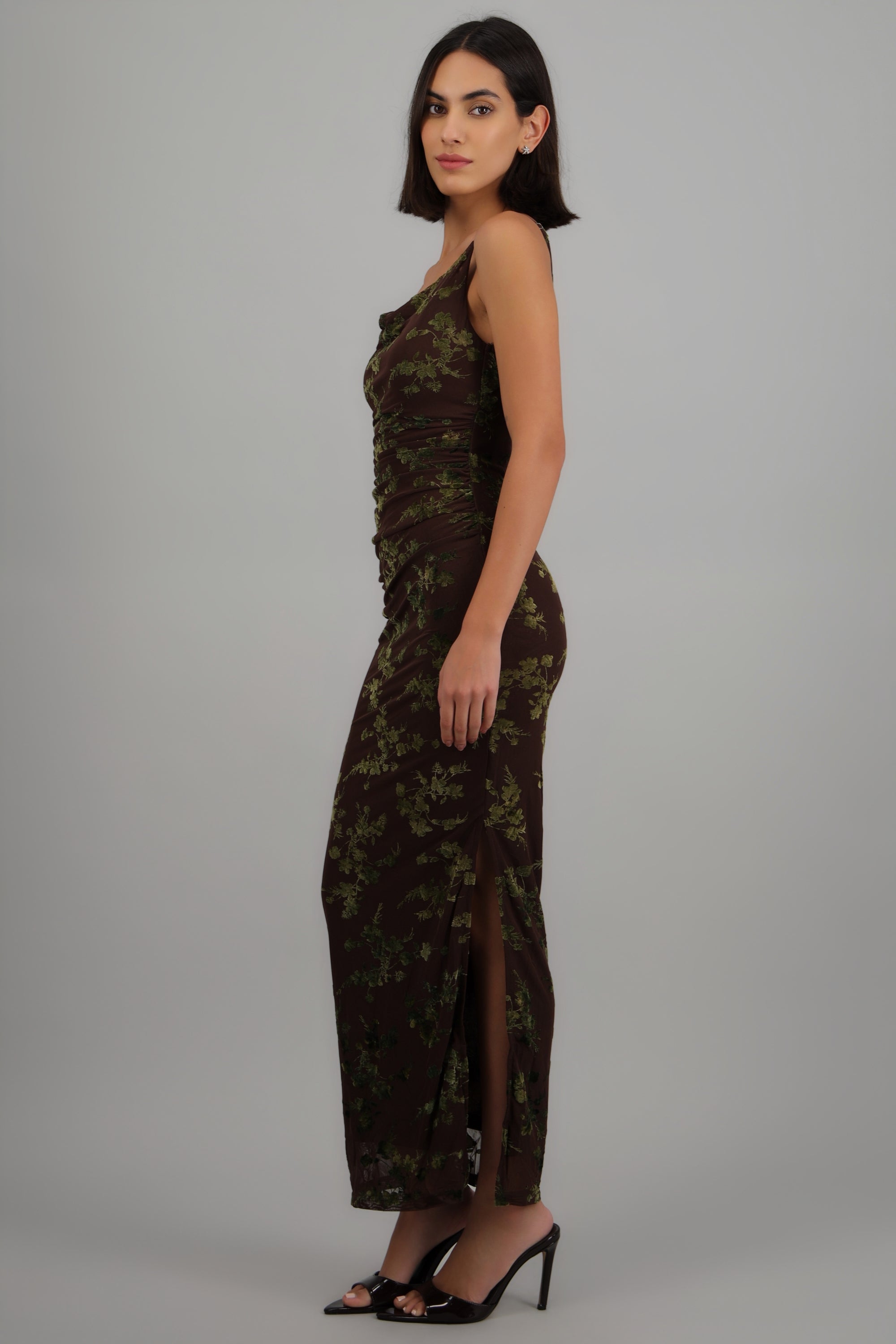 Vestido largo flock detalle flores CAFE COMBO