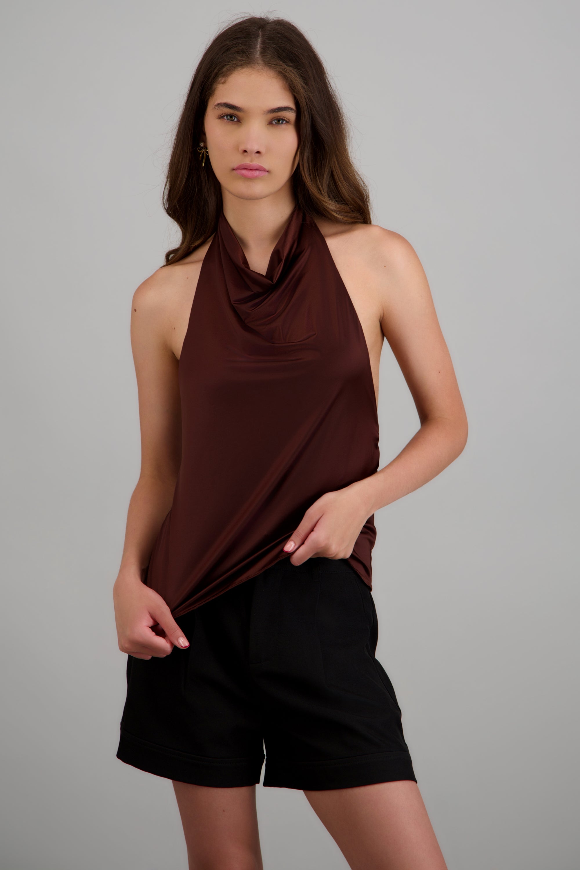 Top sin mangas escote halter CHOCOLATE