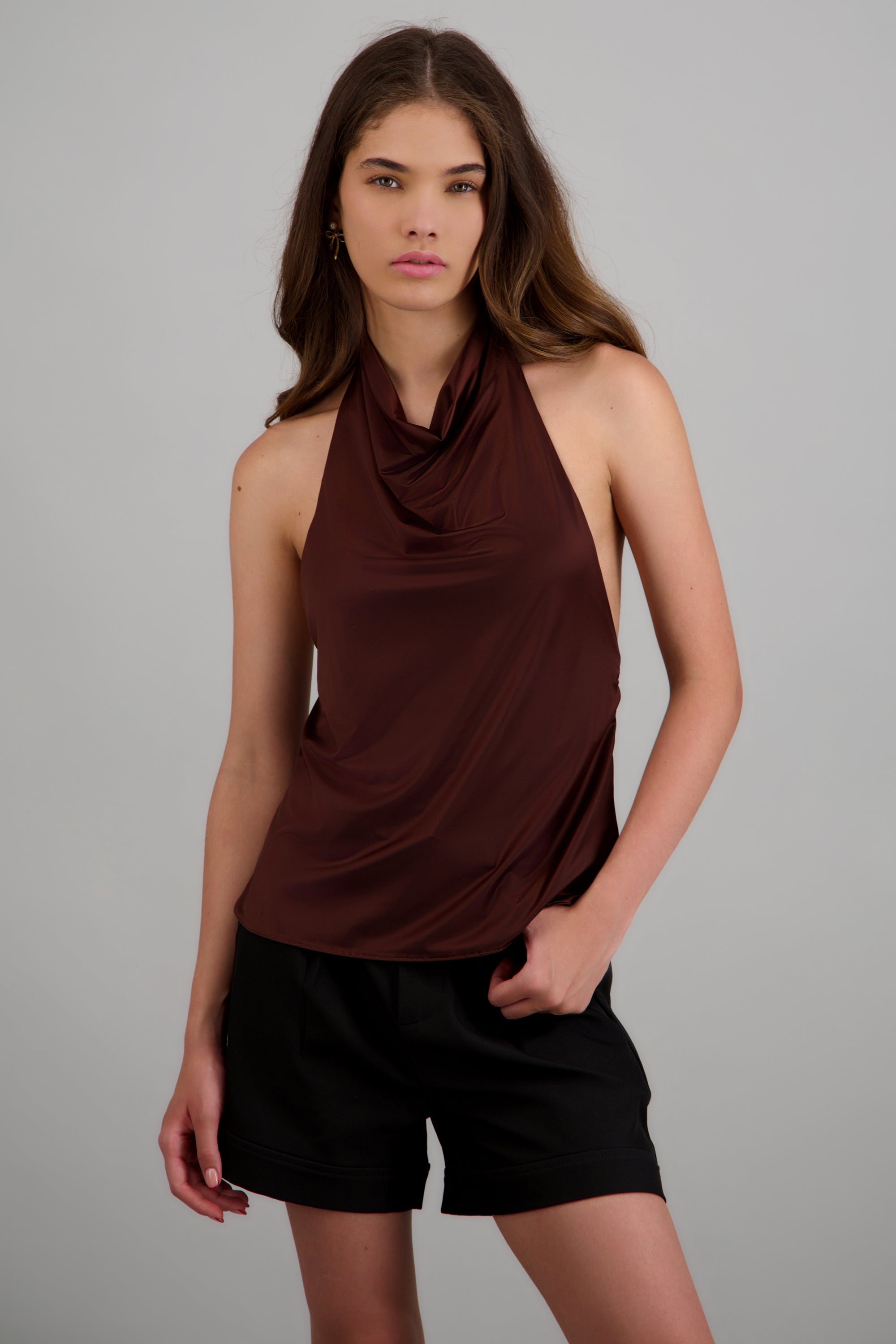 Top sin mangas escote halter CHOCOLATE