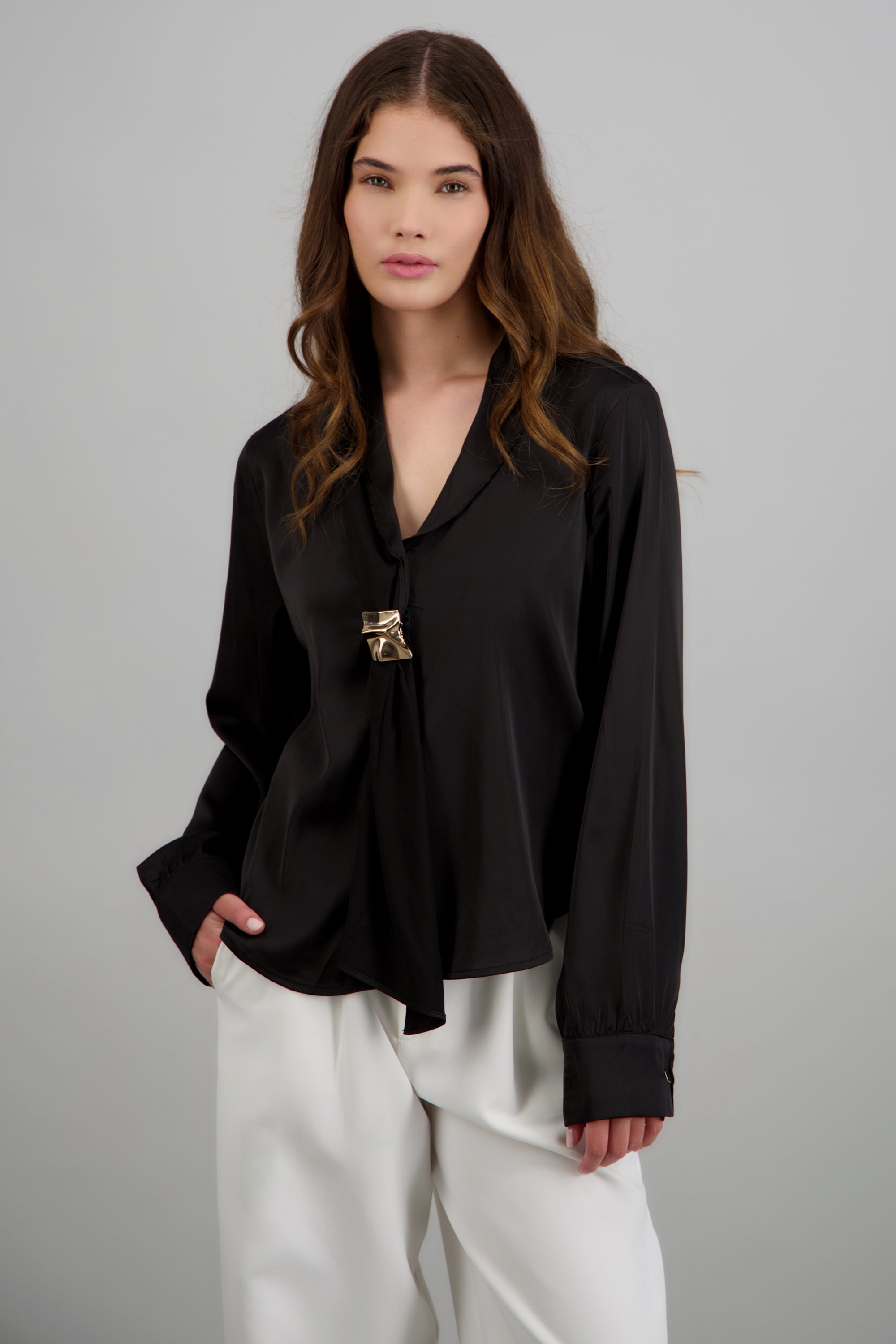 Camisa satin detalle cuello NEGRO