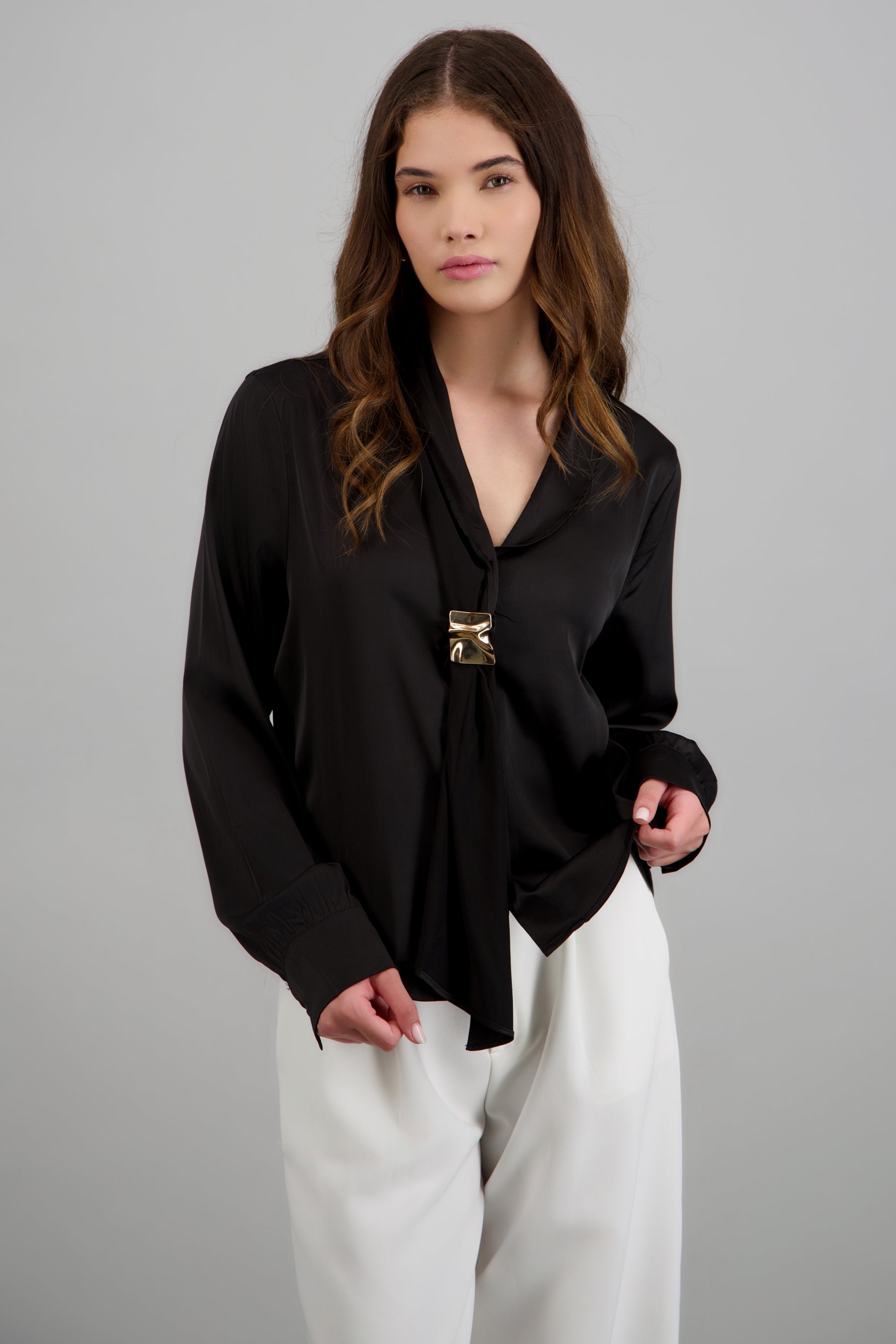 Camisa satin detalle cuello NEGRO