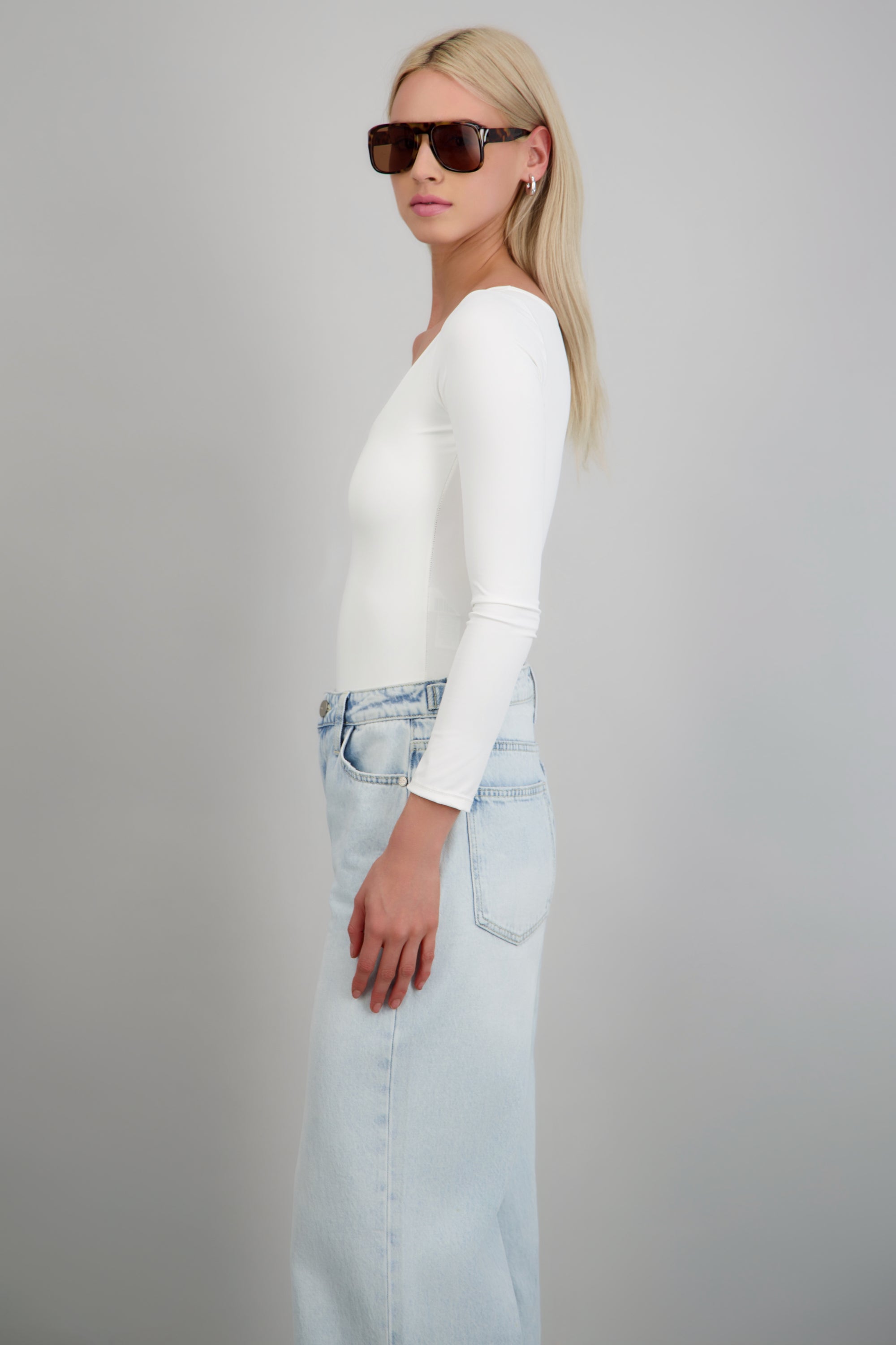 Bodysuit liso con manga larga y escote redondo BLANCO