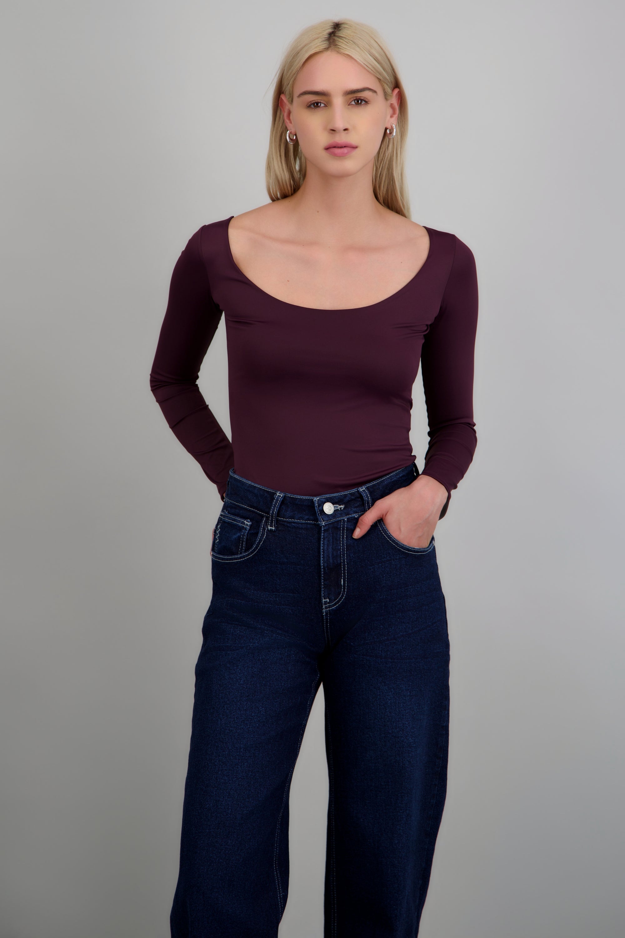Bodysuit liso con manga larga y escote redondo CIRUELA