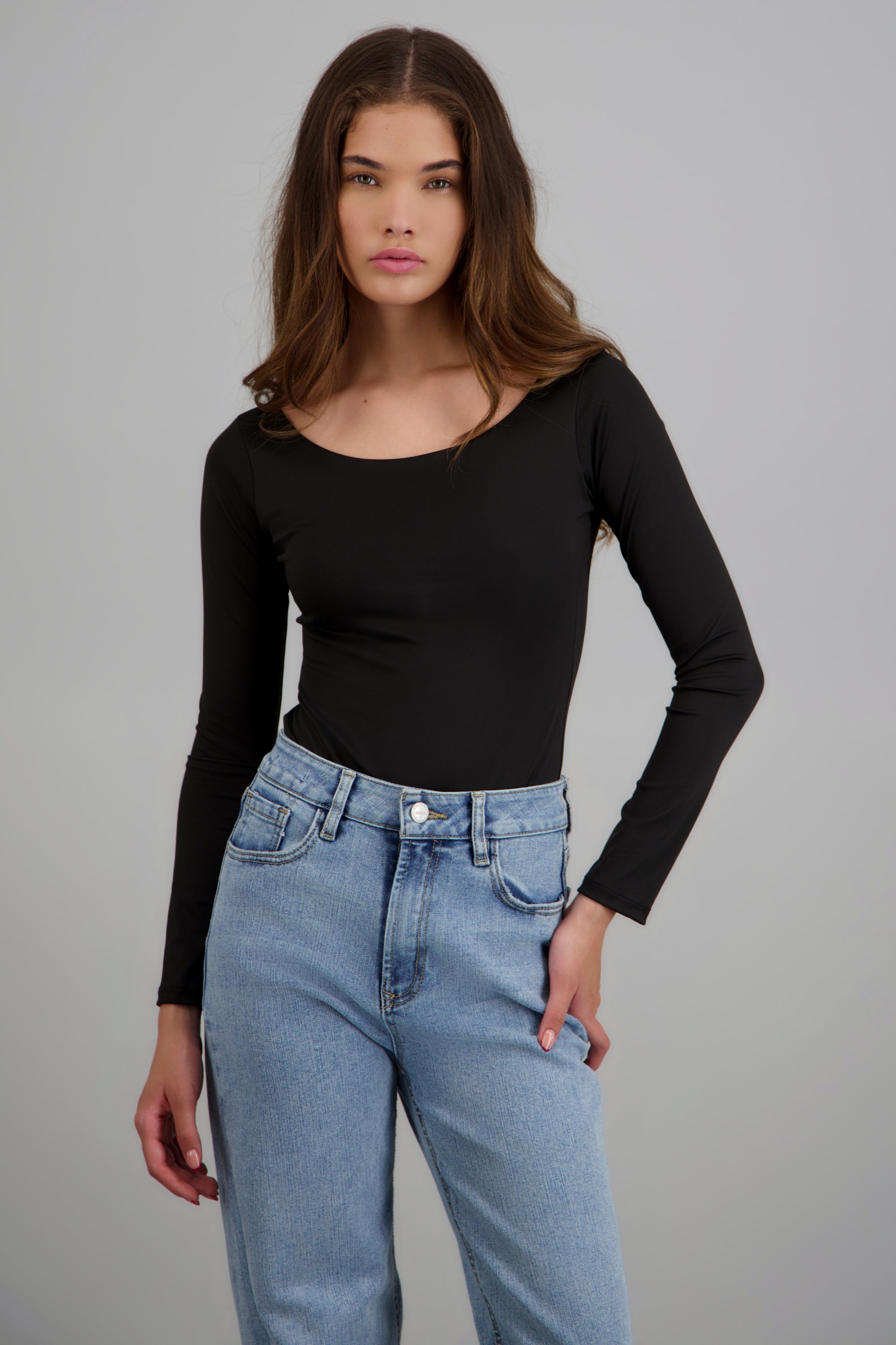 Bodysuit liso escote redondo NEGRO