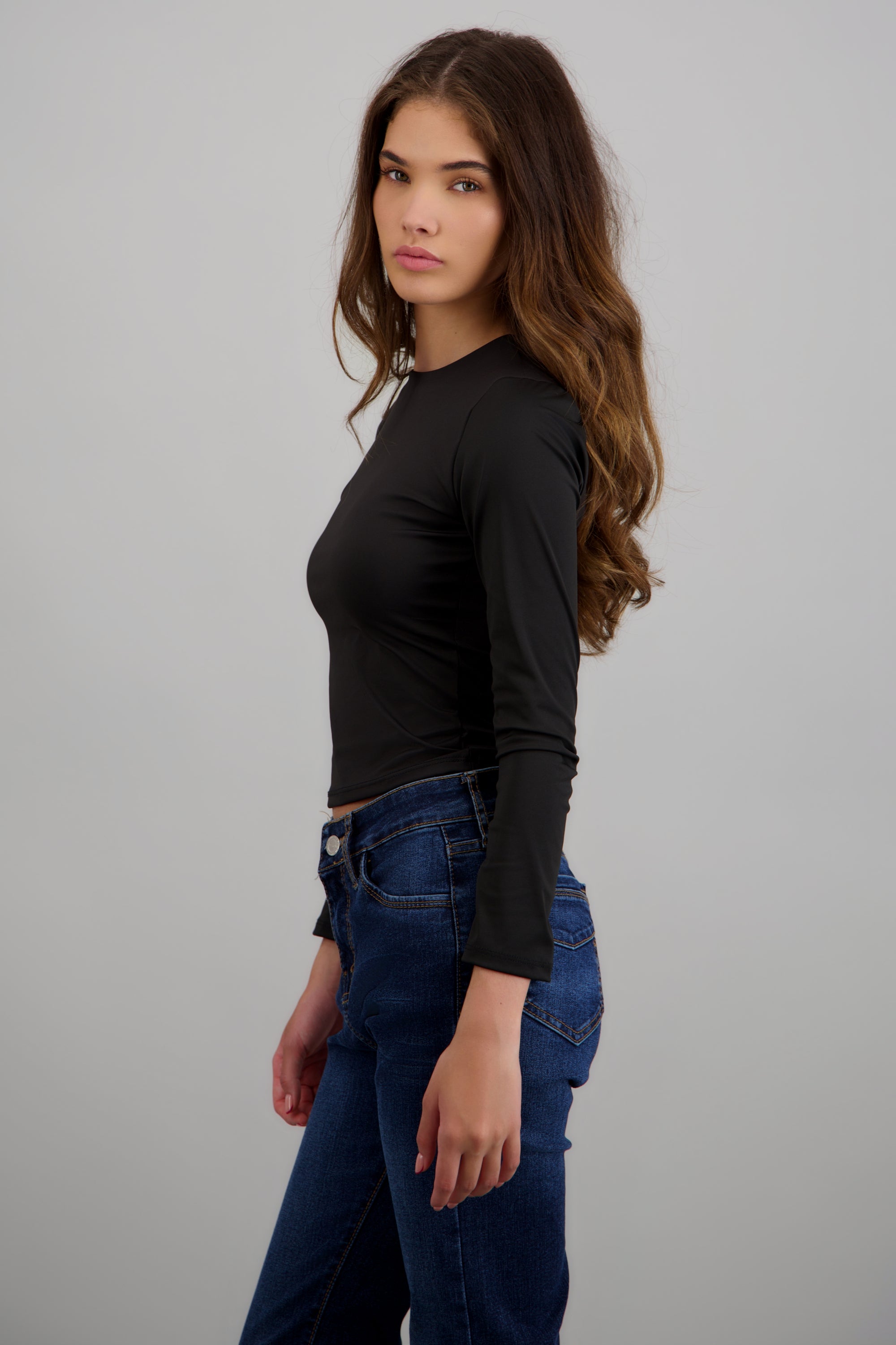 Top cuello redondo manga larga NEGRO