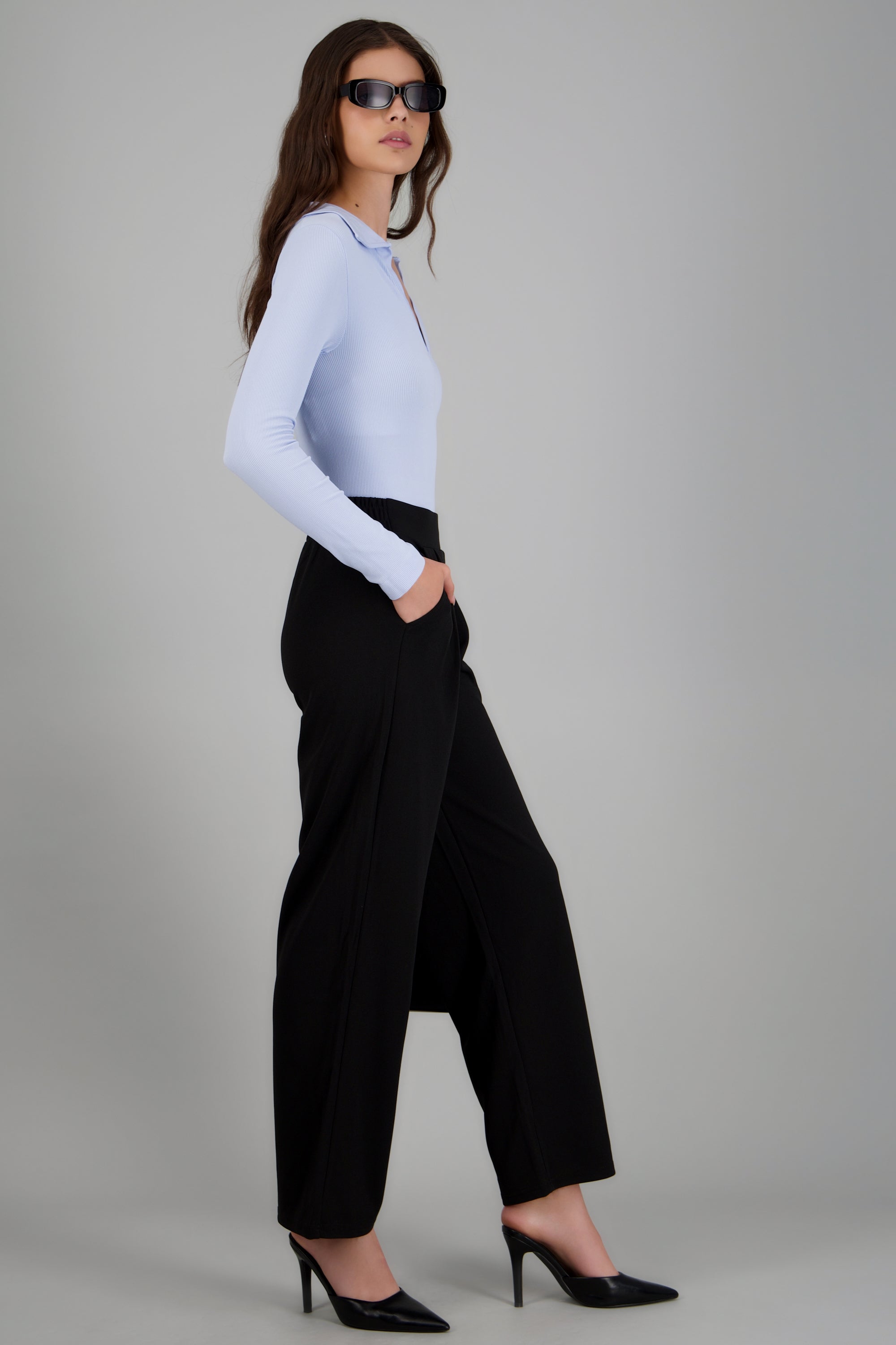 Pantalon amplio liso NEGRO