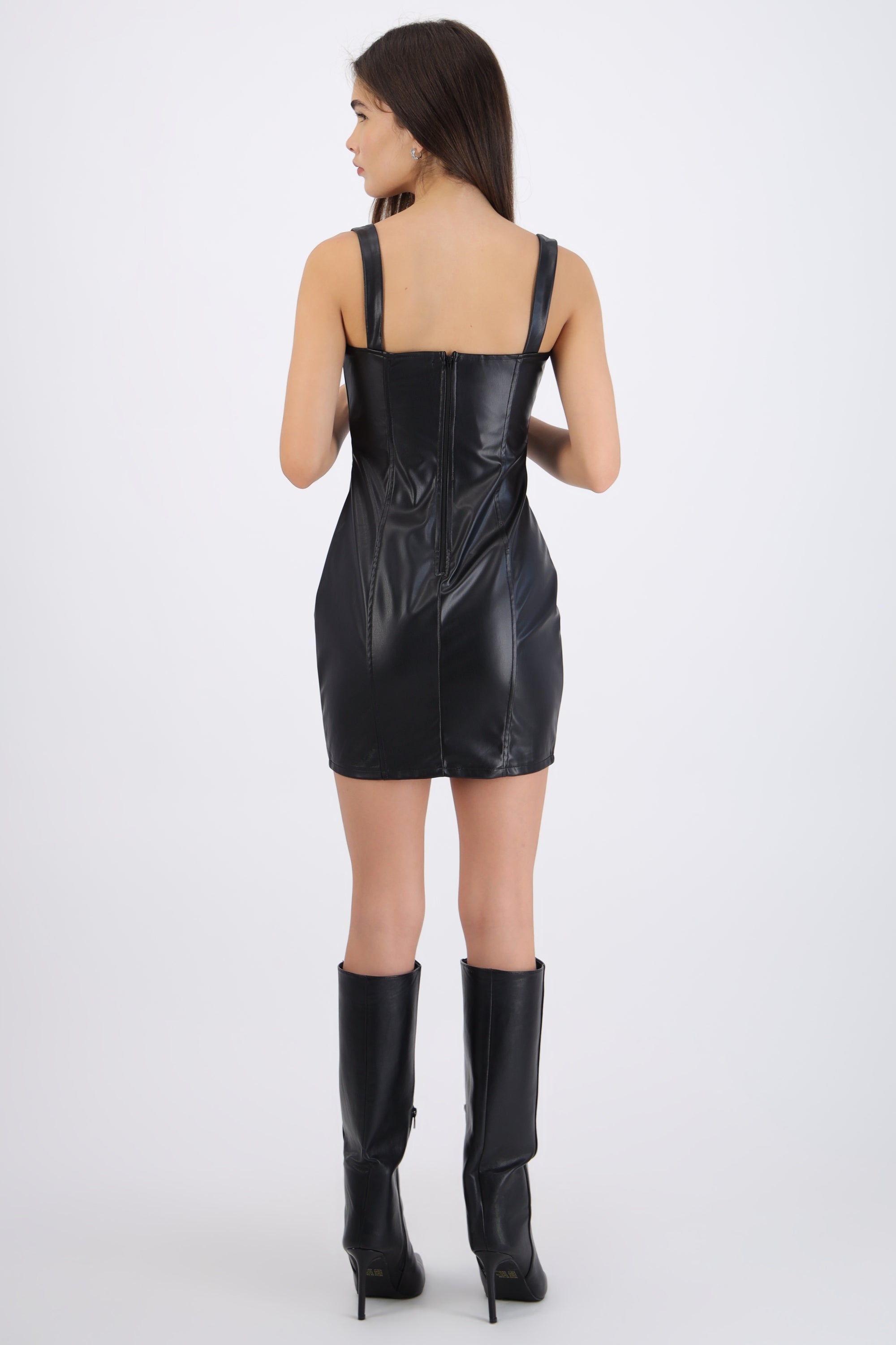 Vestido mini efecto piel