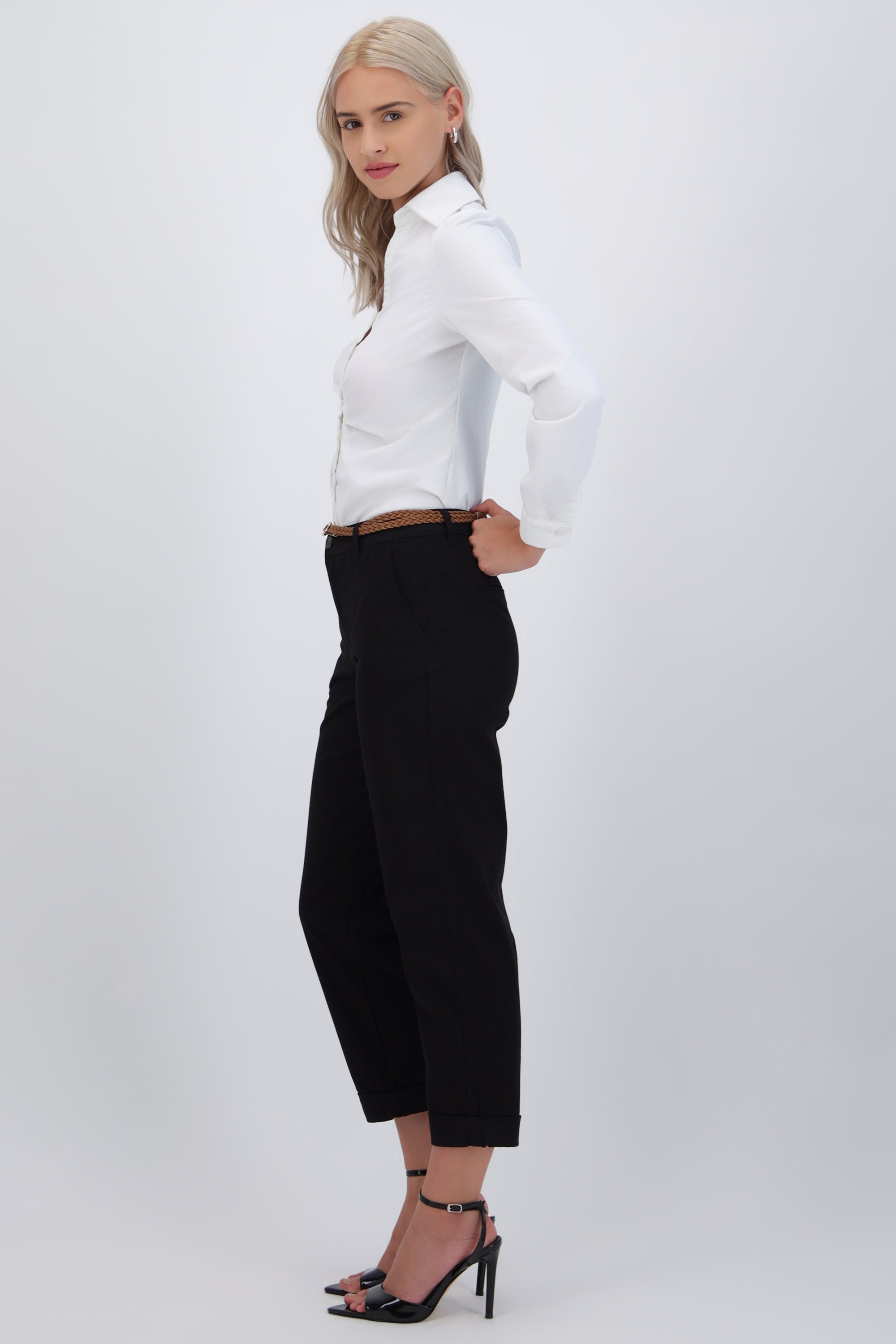Pantalón chino cinturón trenzado