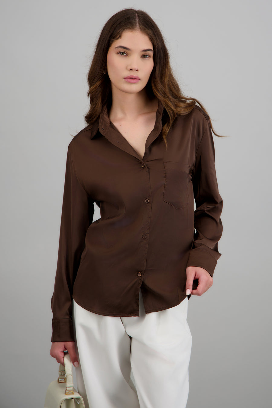 Camisa satinada bolsa