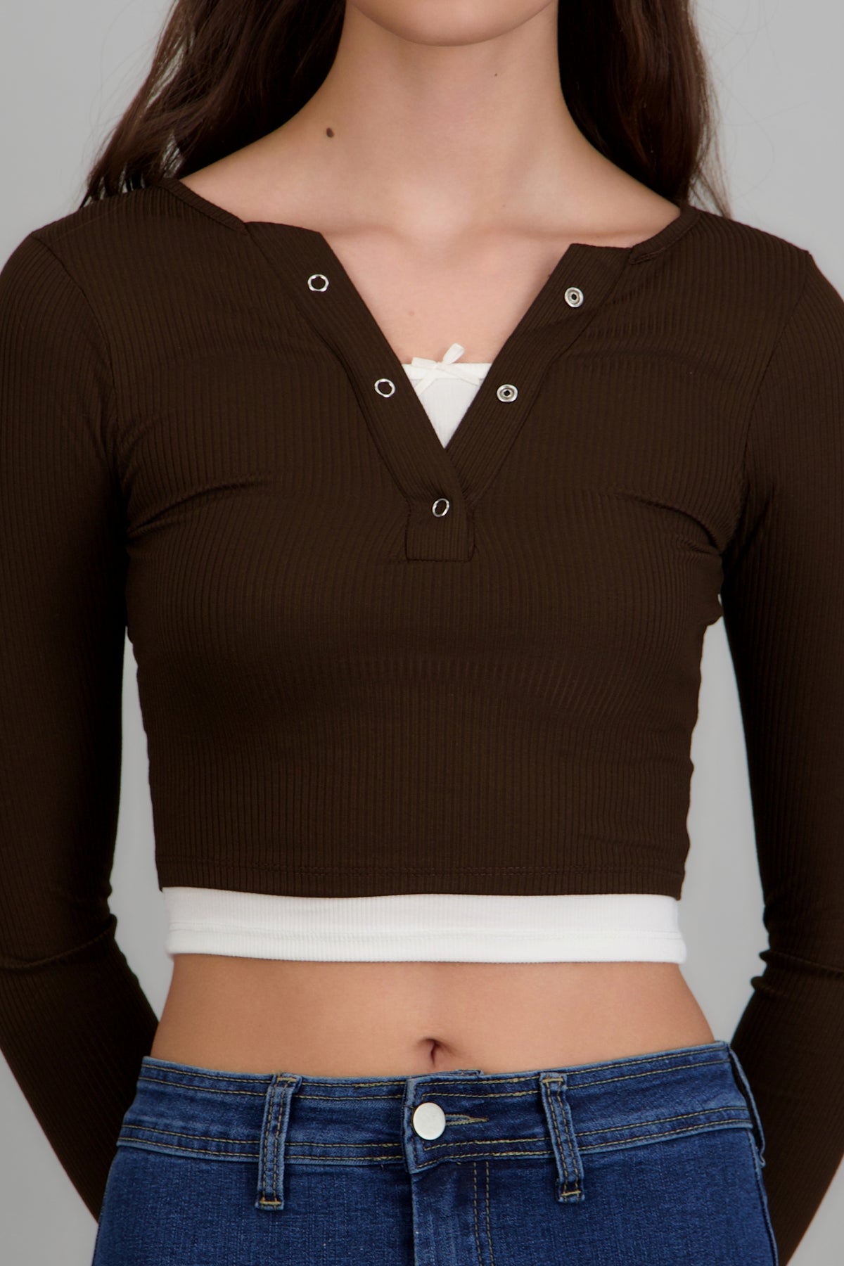 Top manga larga rib broches CHOCOLATE