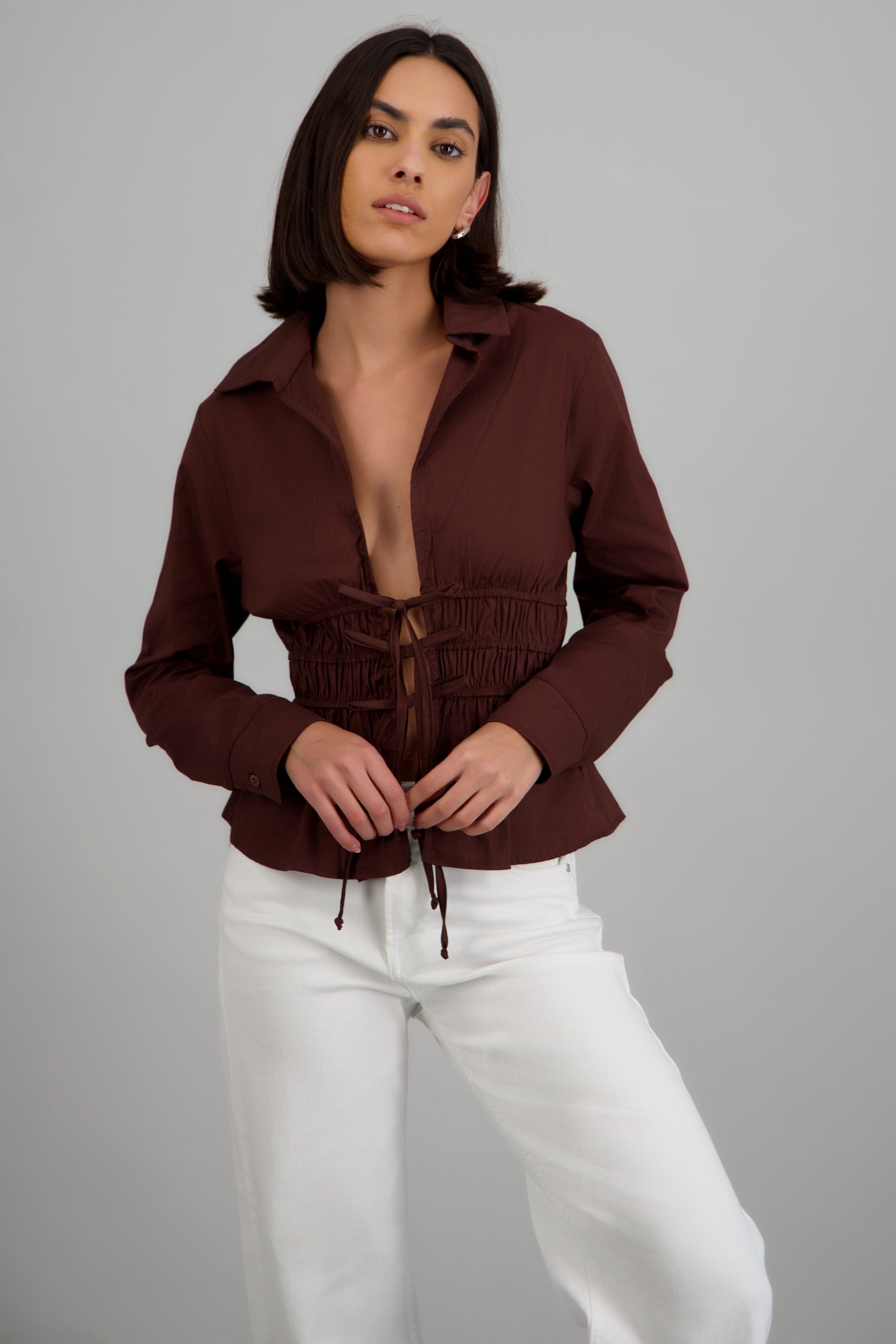 Blusa manga larga detalle moños CHOCOLATE