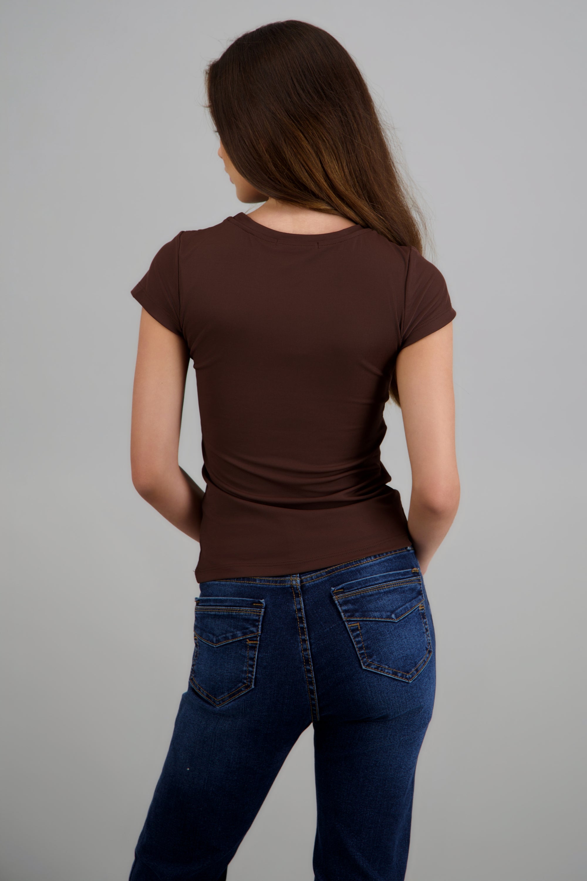 Top manga corta cuello redondo liso CHOCOLATE
