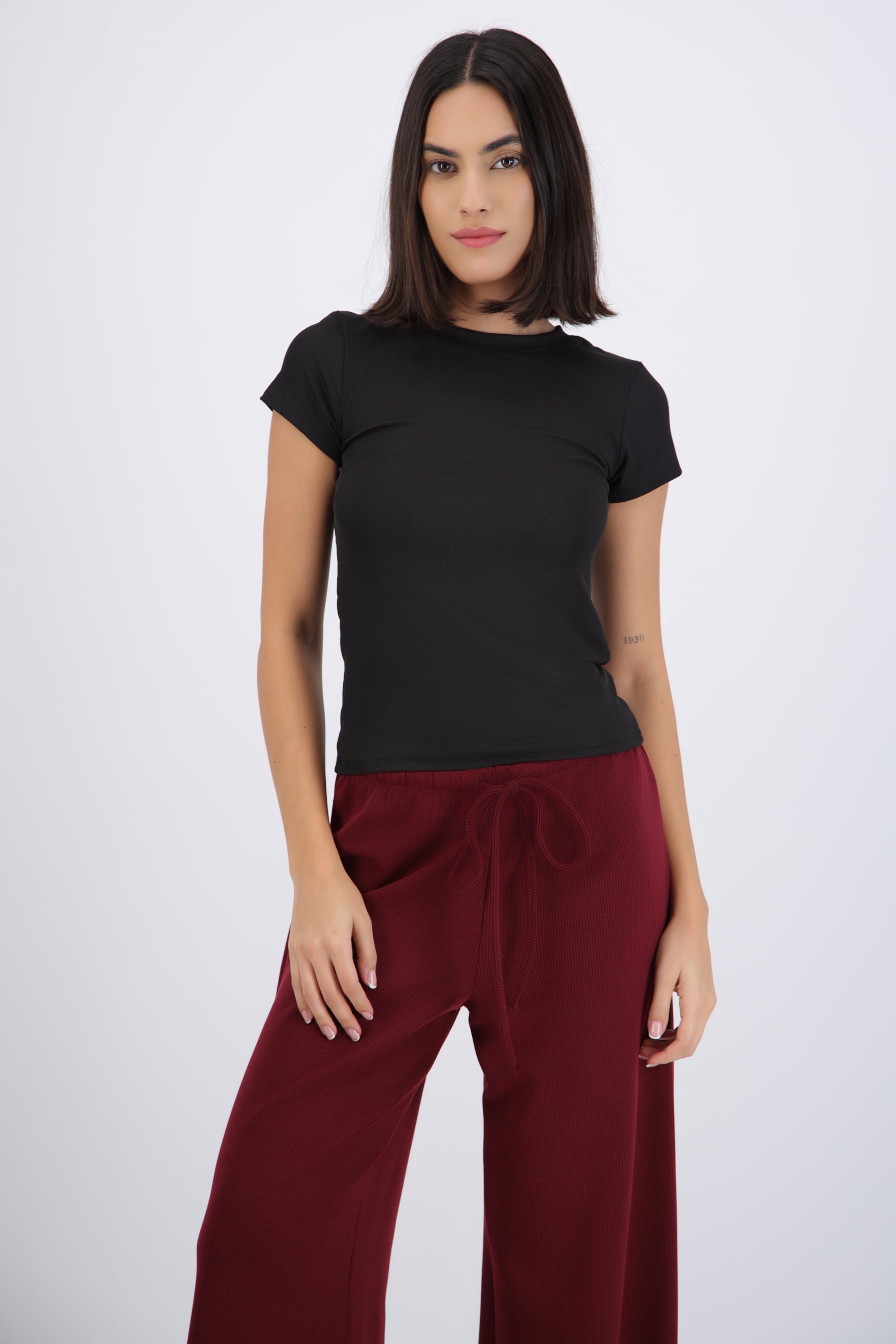 Top manga corta cuello redondo liso