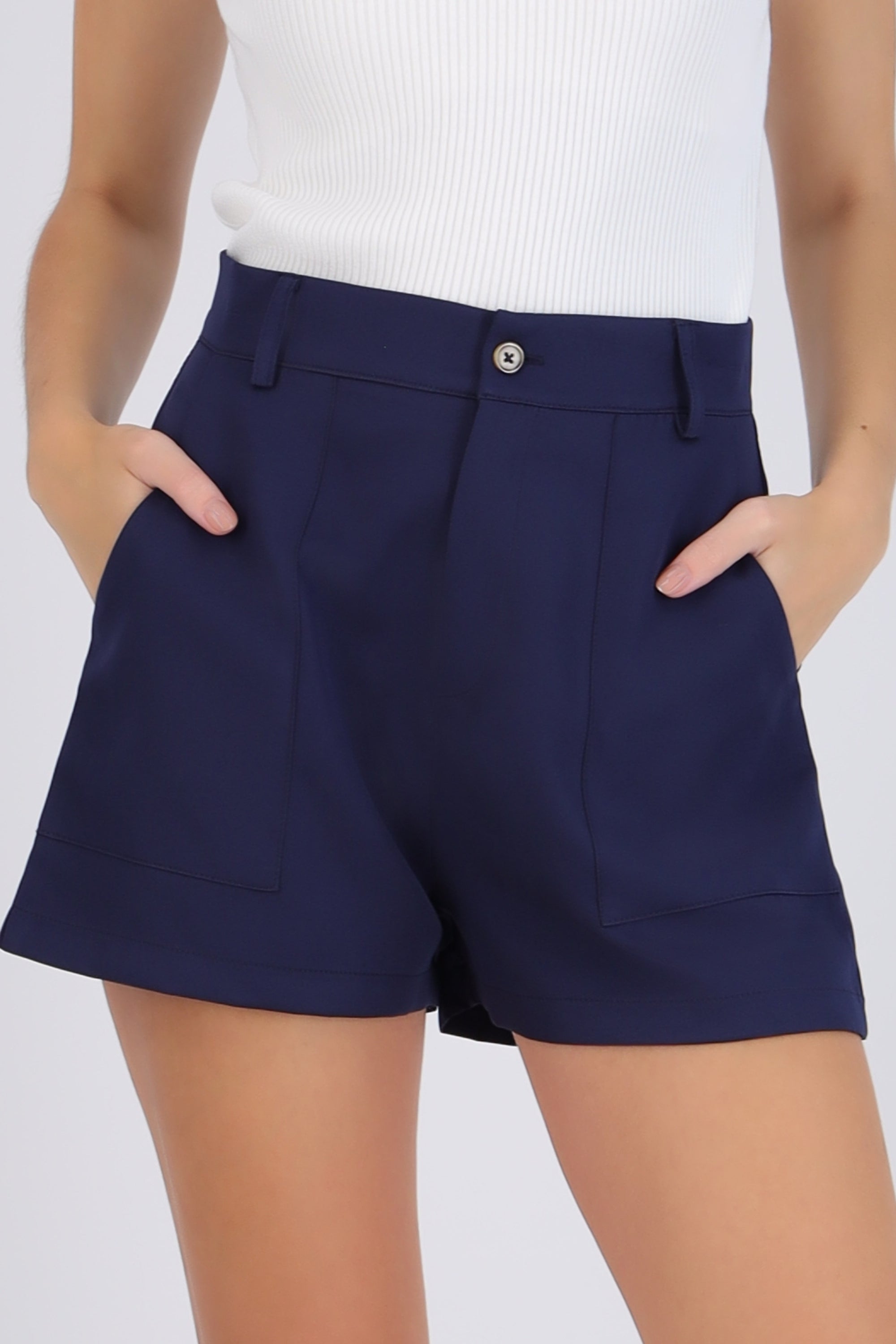 Short mini con bolsas